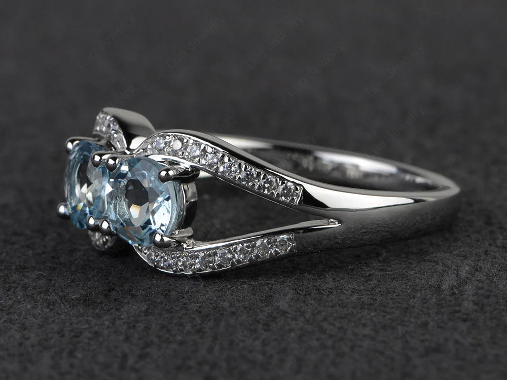 Round Aquamarine Split Shank Ring - Image 2