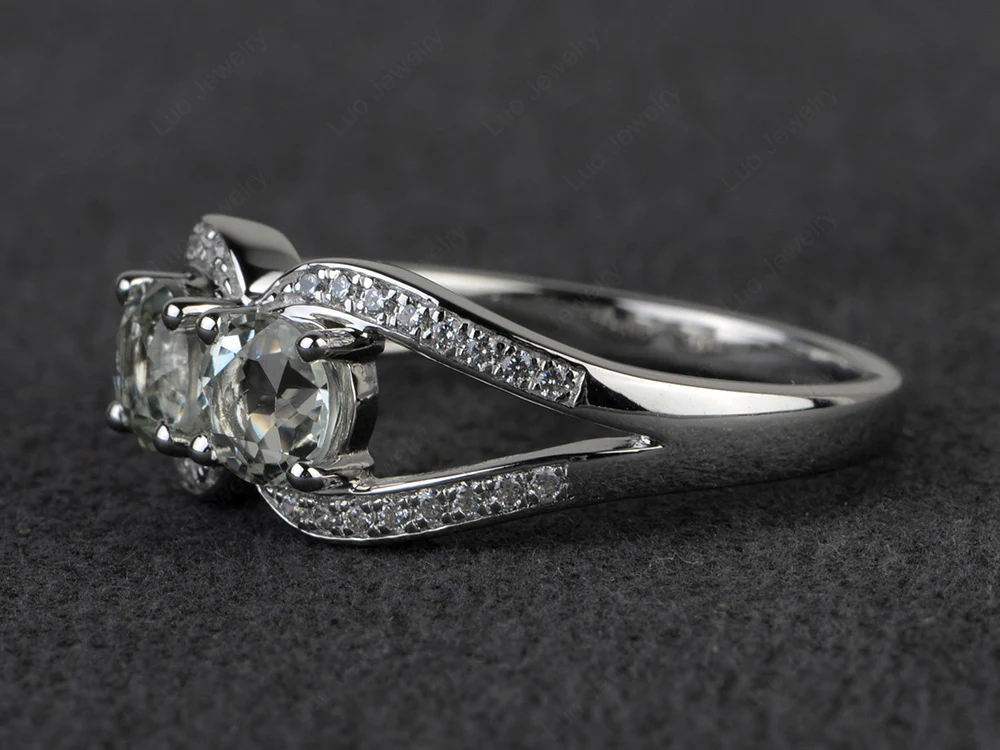 Round Green Amethyst Split Shank Ring - Image 2