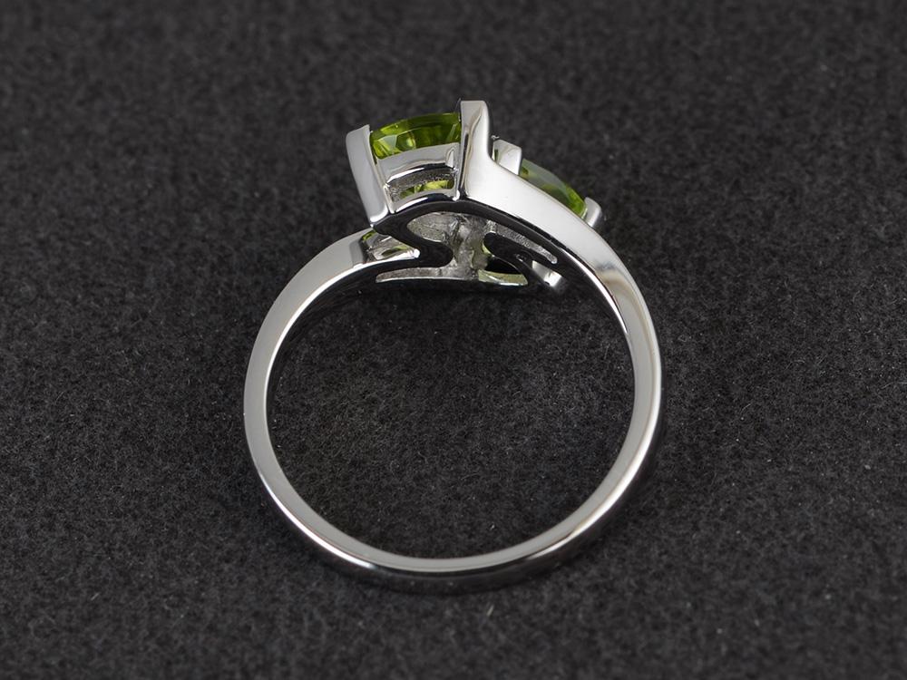 Peridot Bypass Ring - Image 31