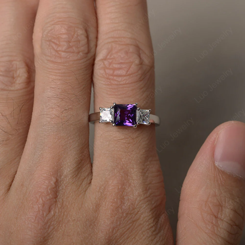 3 Stone Amethyst Ring - Image 3