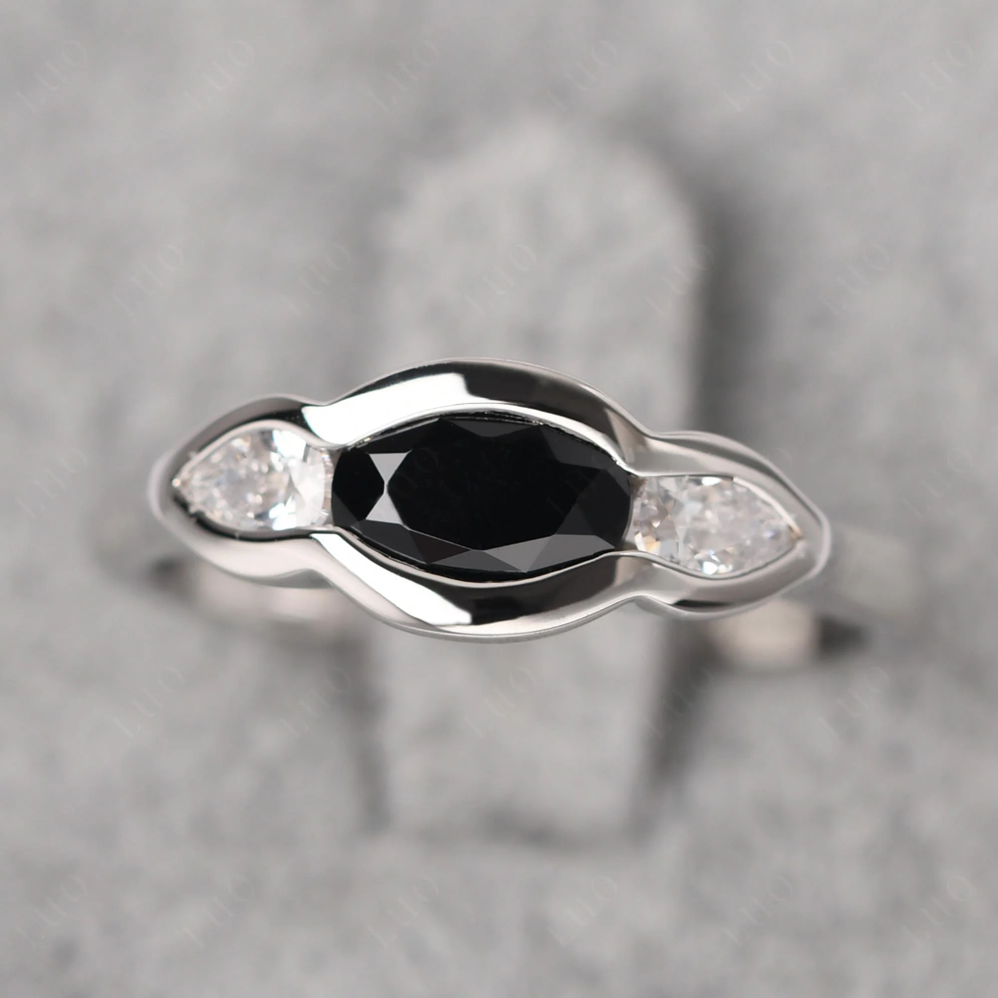 3 Stone Bezel Set Black Spinel Wave Ring - Image 12
