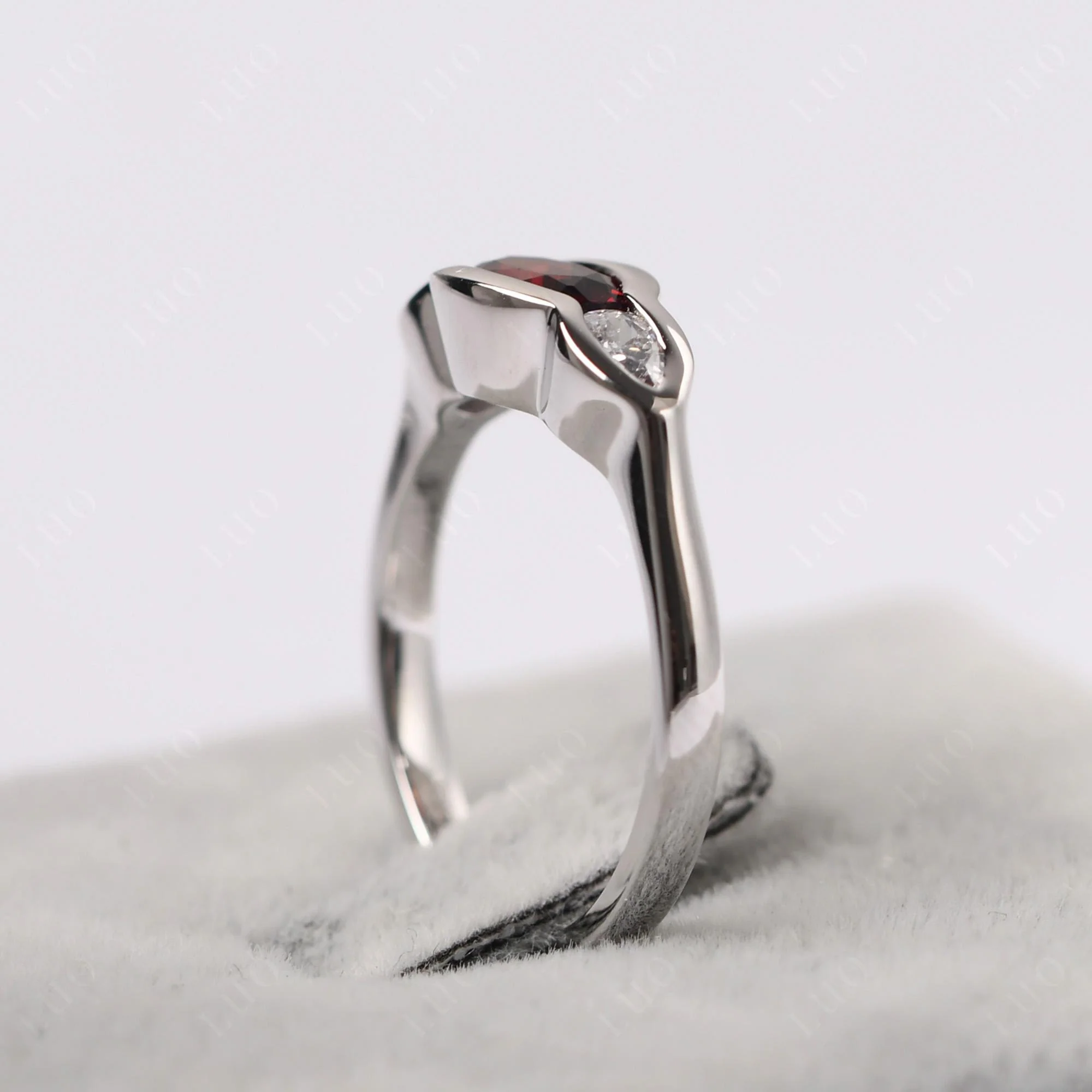 3 Stone Bezel Set Garnet Wave Ring - Image 13