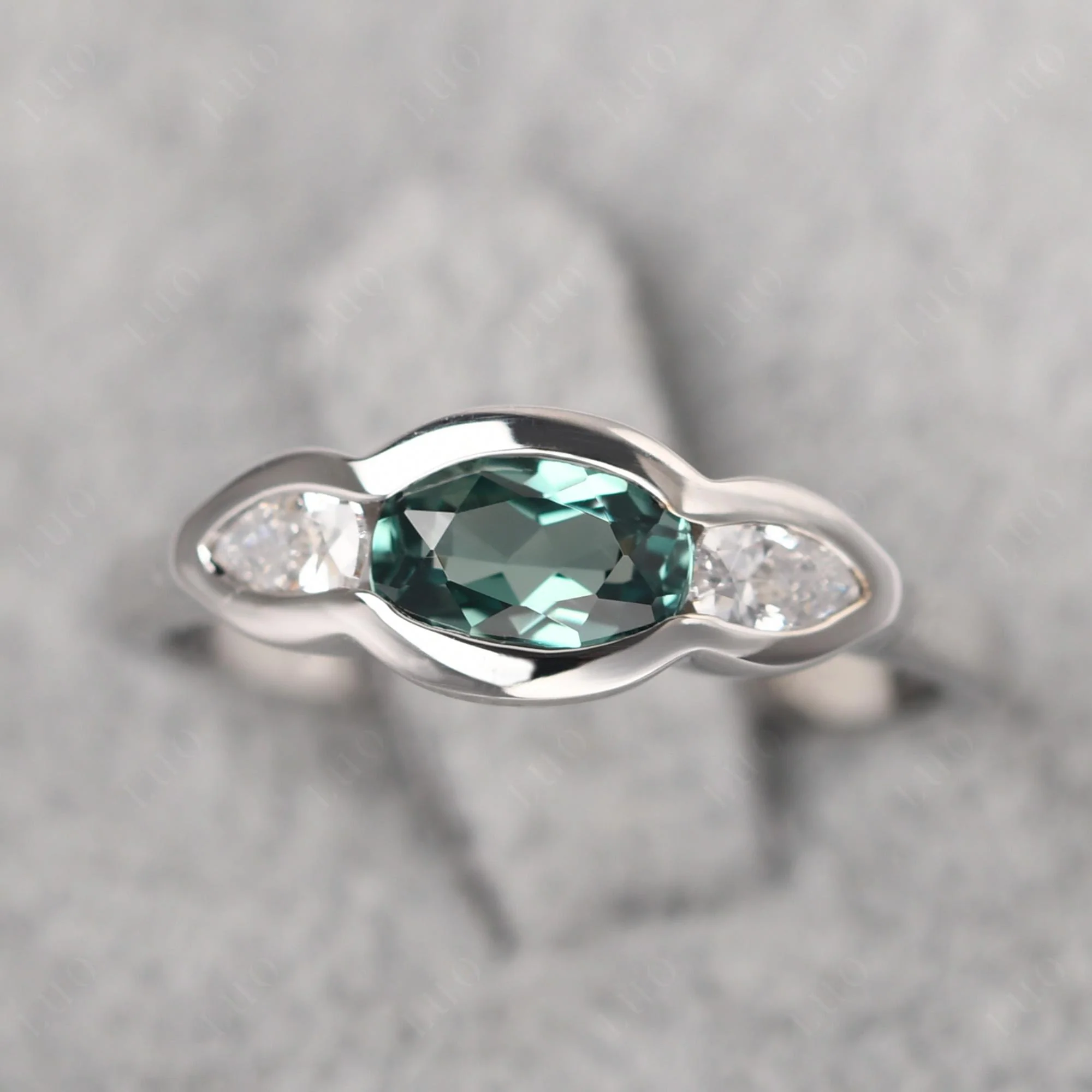Green Sapphire Three Stone Anniversary Ring - Image 10