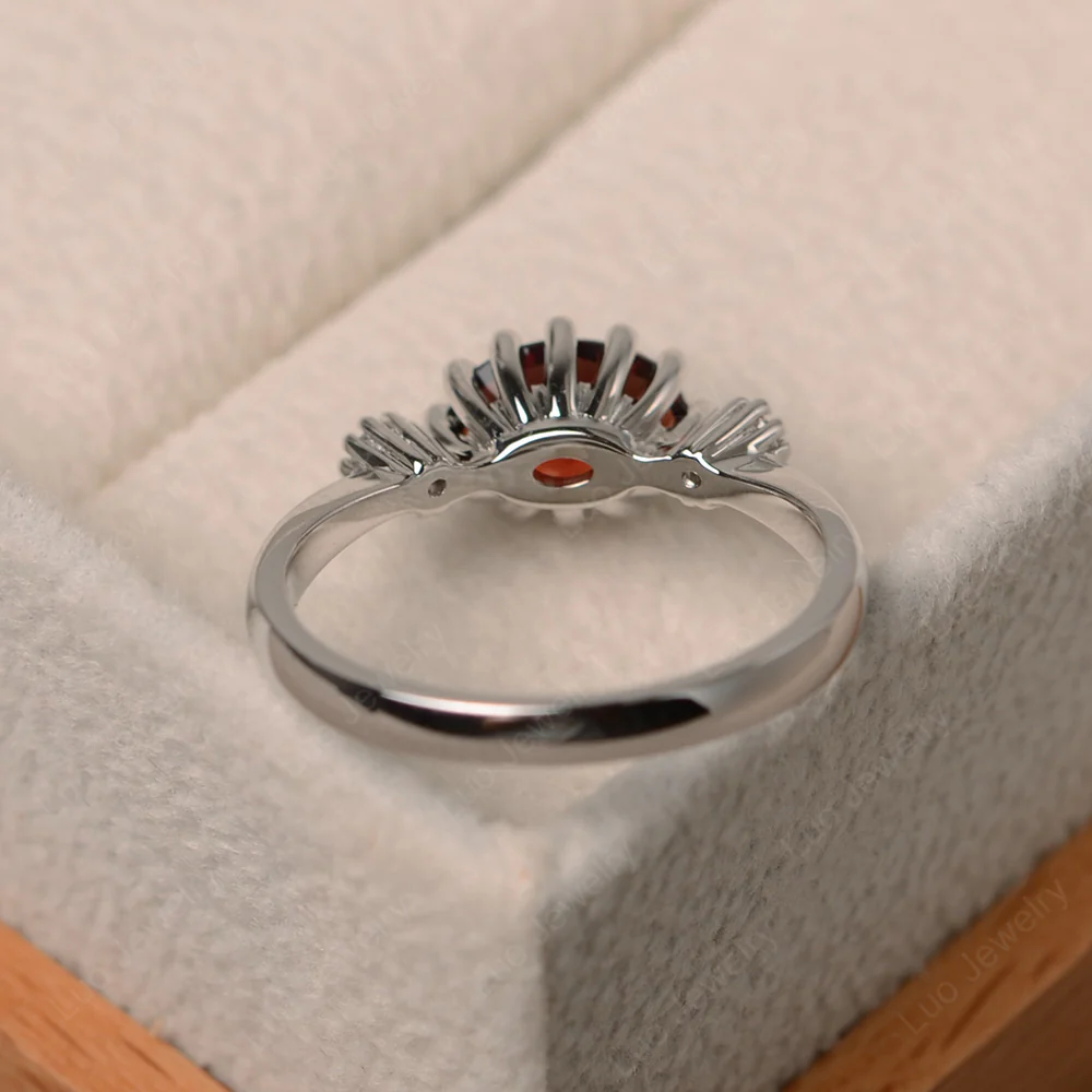 3 Stone Vintage Garnet Mothers Ring - Image 3