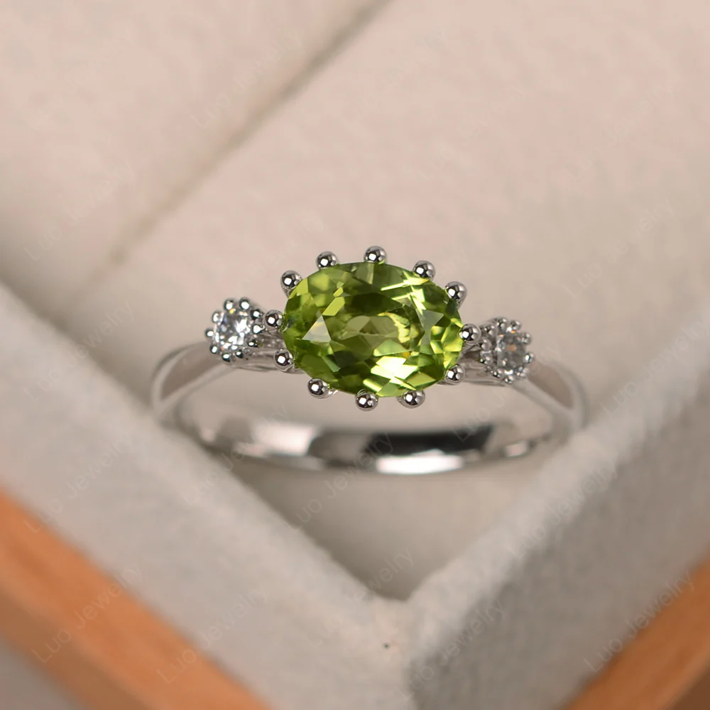 3 Stone Vintage Peridot Mothers Ring