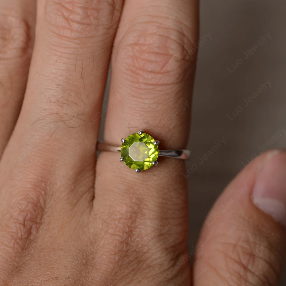 Six Prong Peridot Solitaire Ring - Image 3