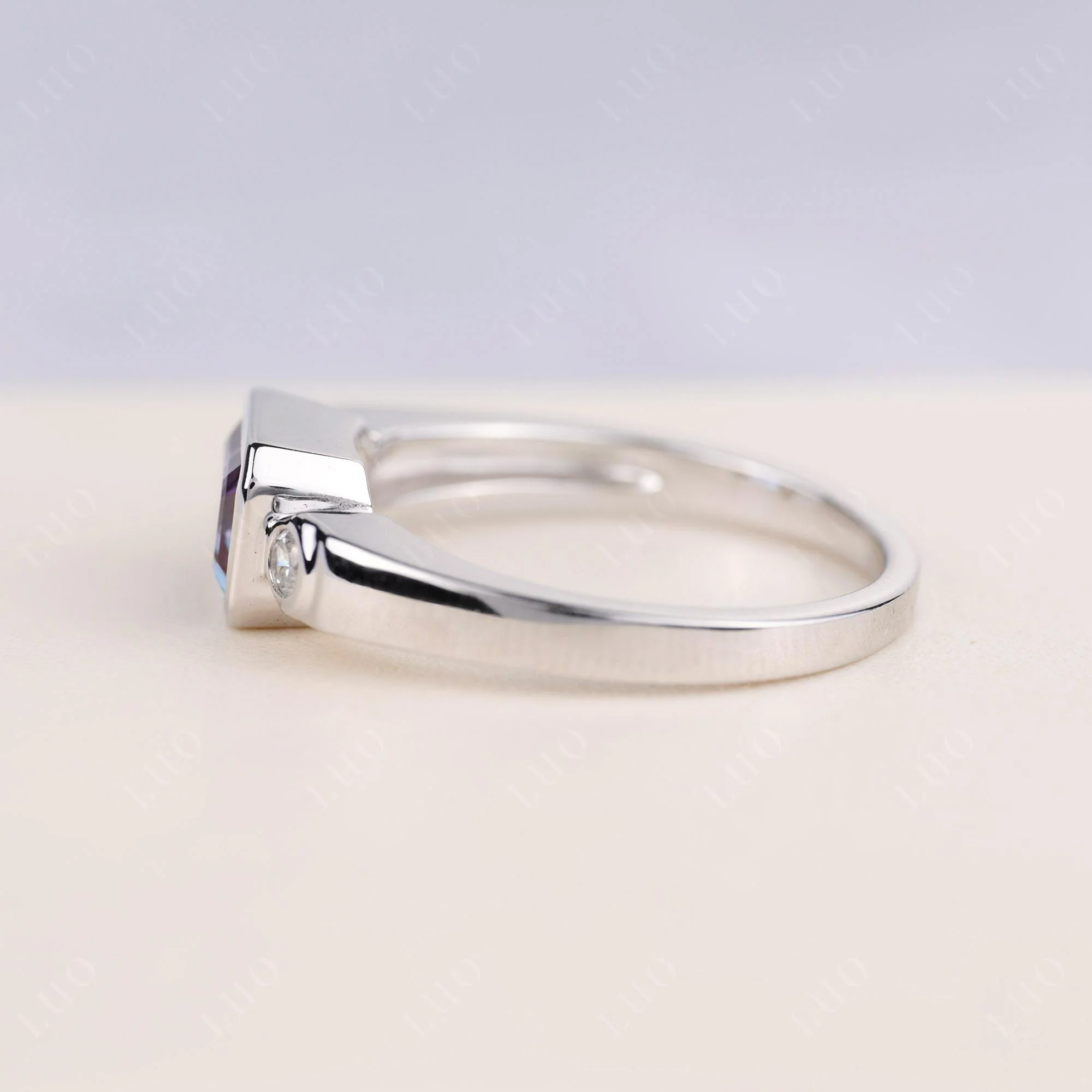 Alexandrite Bezel Emerald Cut Ring - Image 3