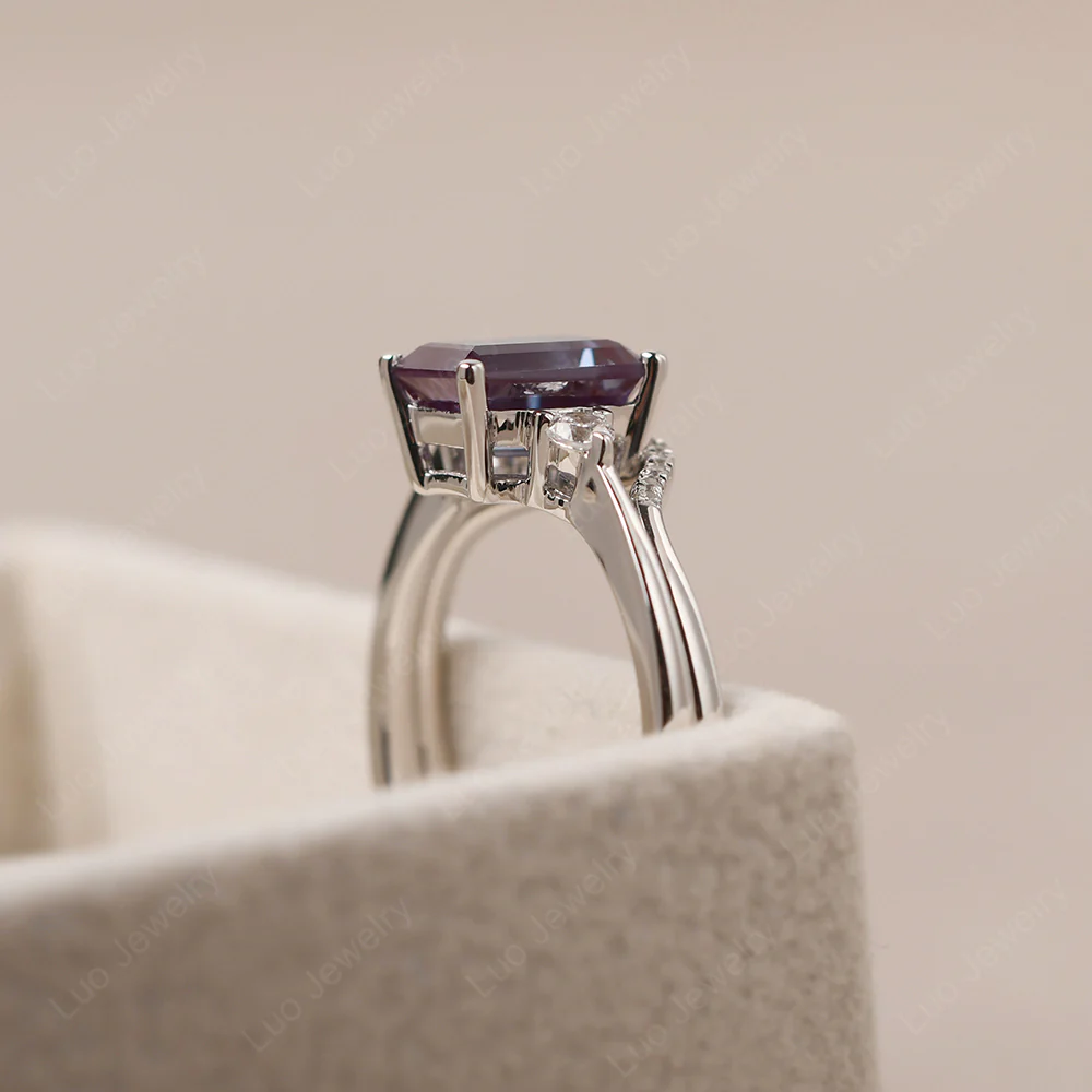 Alexandrite Engagement Ring with Band - Image 5