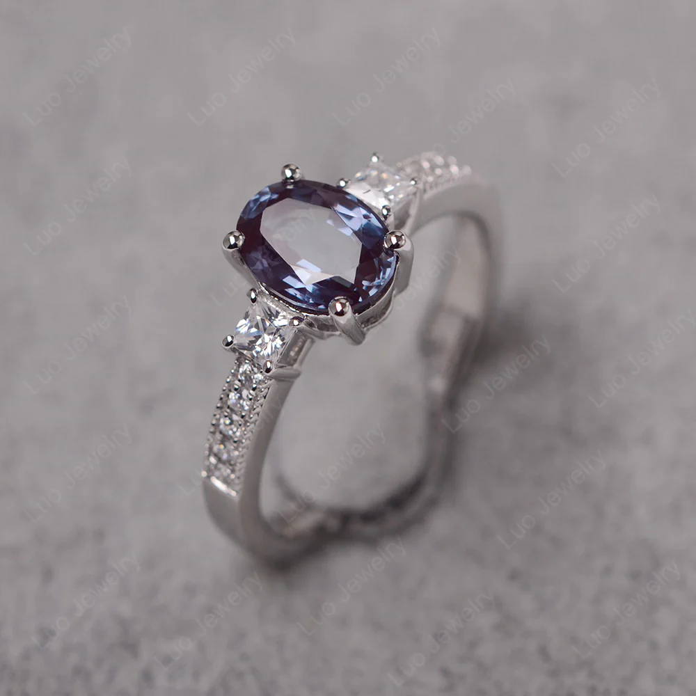 Oval Alexandrite Milgrain Statement Ring - Image 2