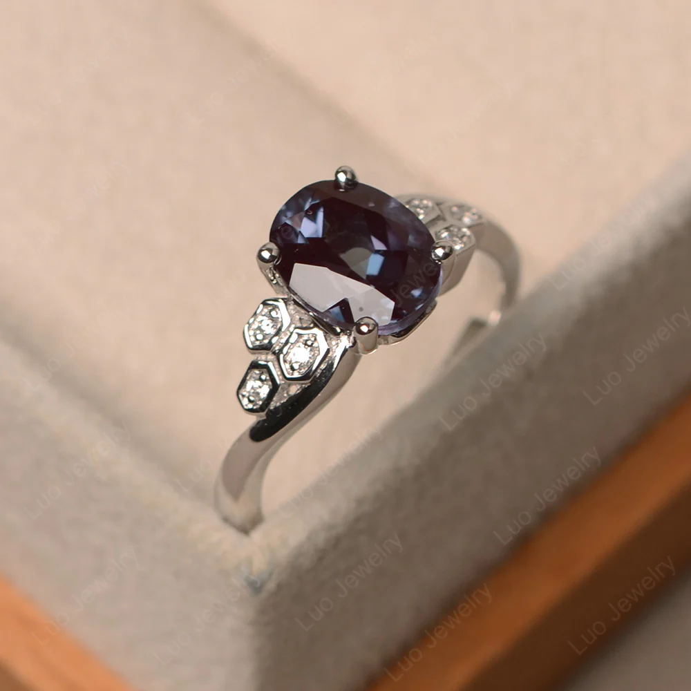 Oval Cut Alexandrite Honeycomb Ring - Image 2