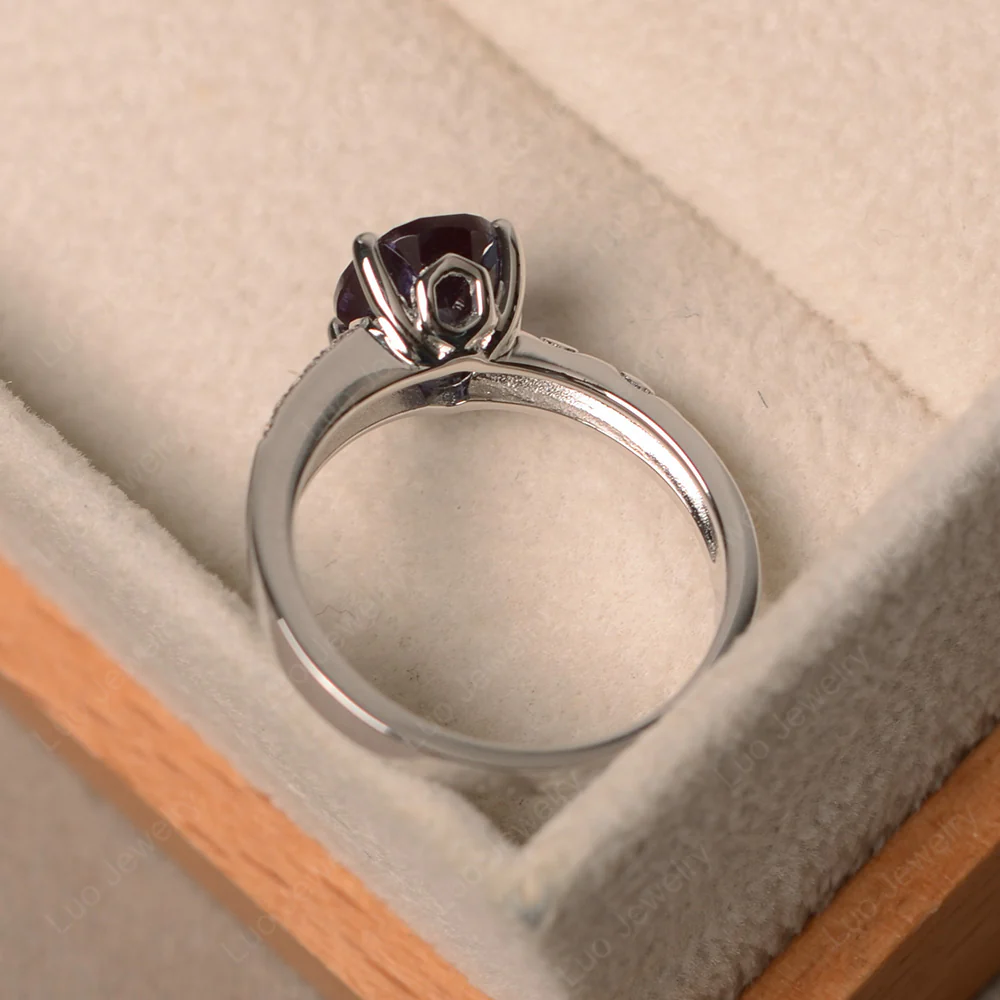 Vintage Style Oval Cut Alexandrite Ring - Image 3