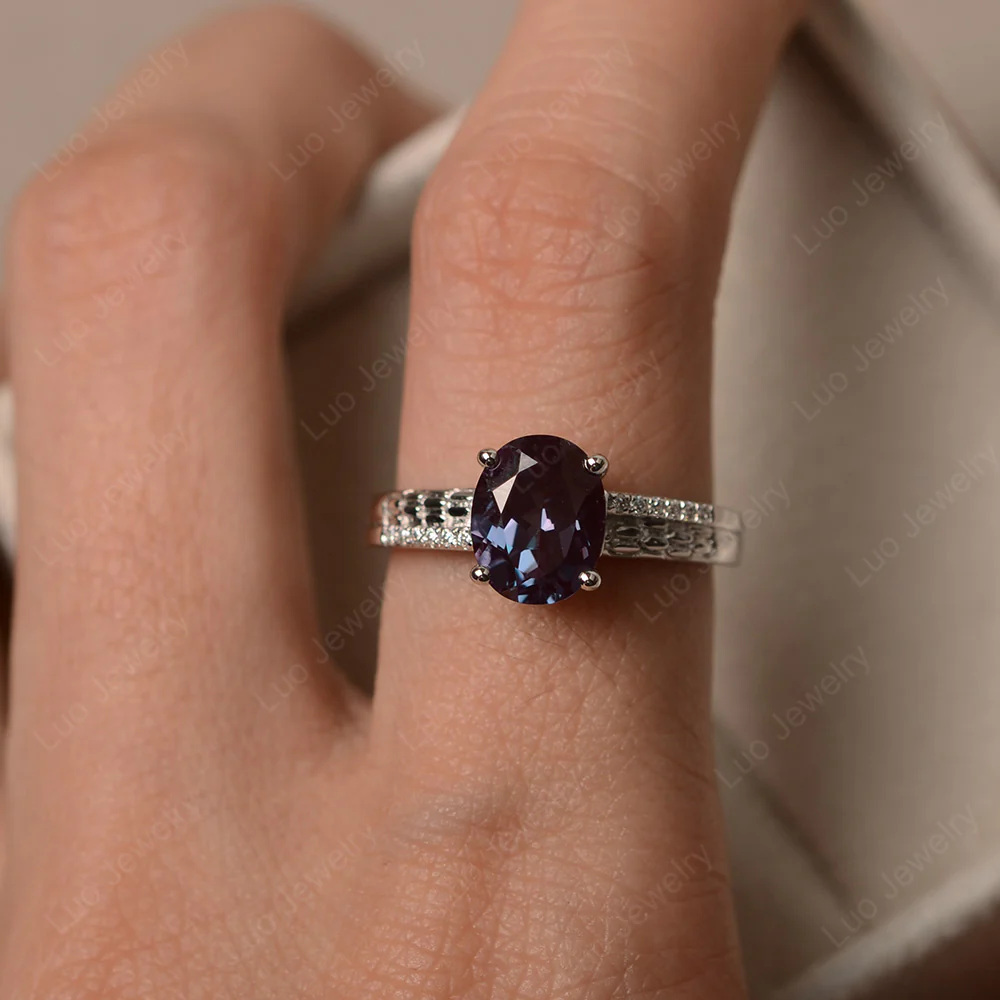Vintage Style Oval Cut Alexandrite Ring - Image 4