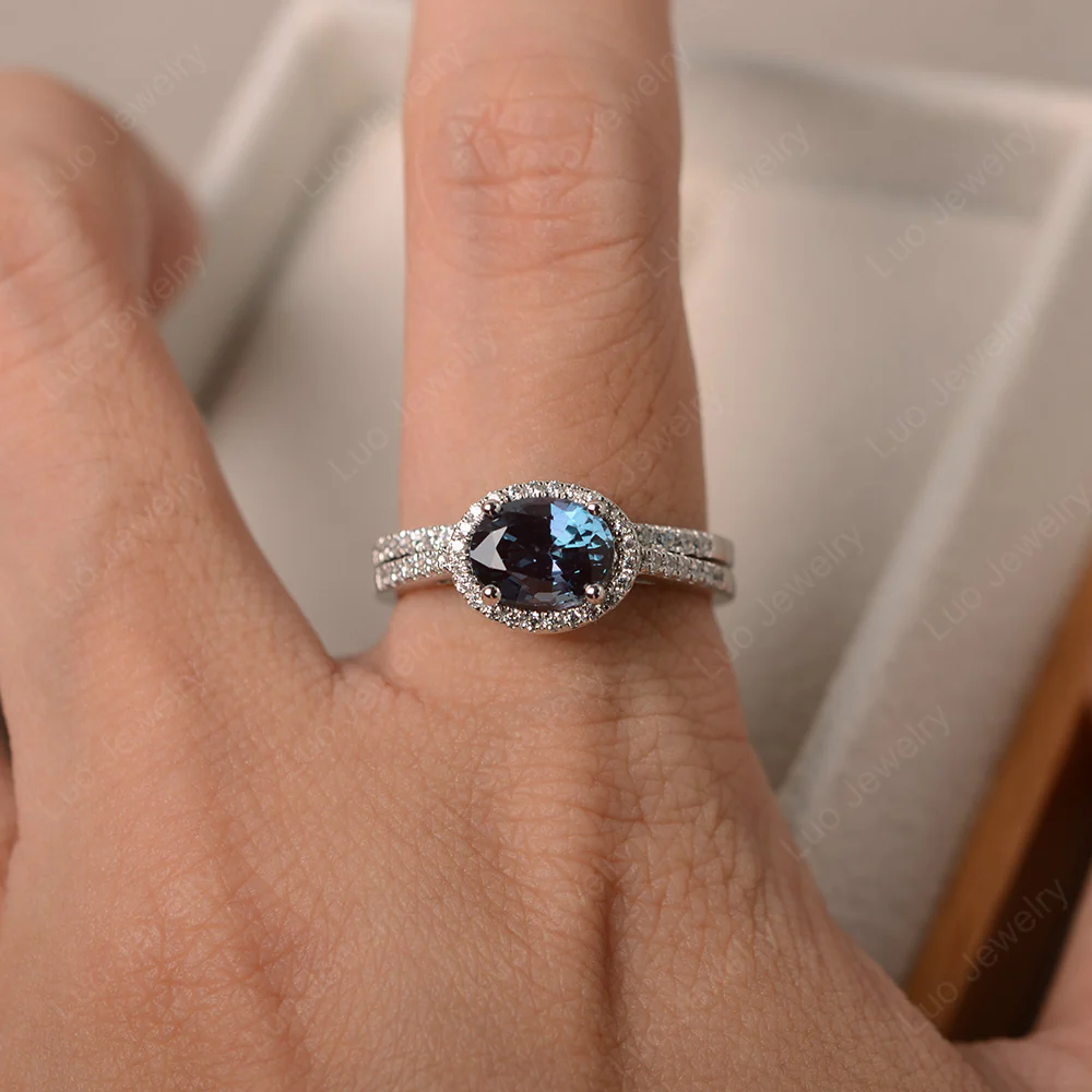 Oval Alexandrite Ring with Wedding Band - Image 4