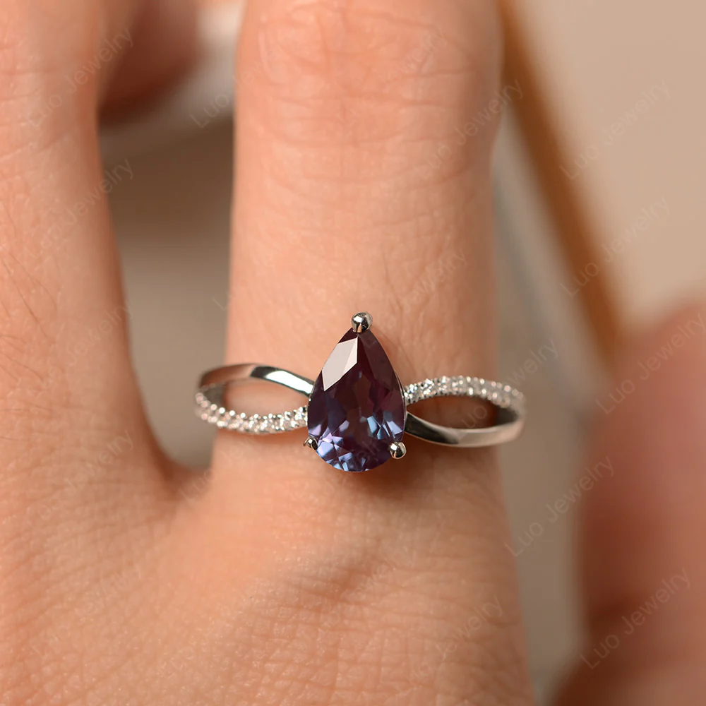 Pear Shaped Alexandrite Ring Split Shank - Image 5