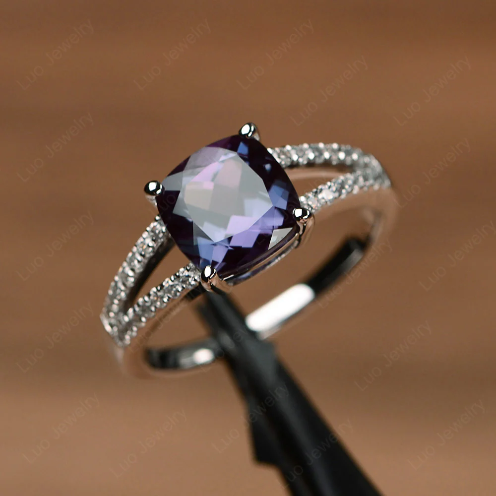 Cushion Cut Alexandrite Split Shank Ring - Image 2