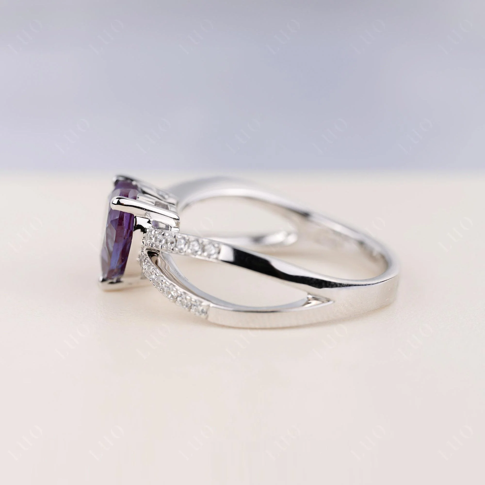 Alexandrite Split Band Ring - Image 3