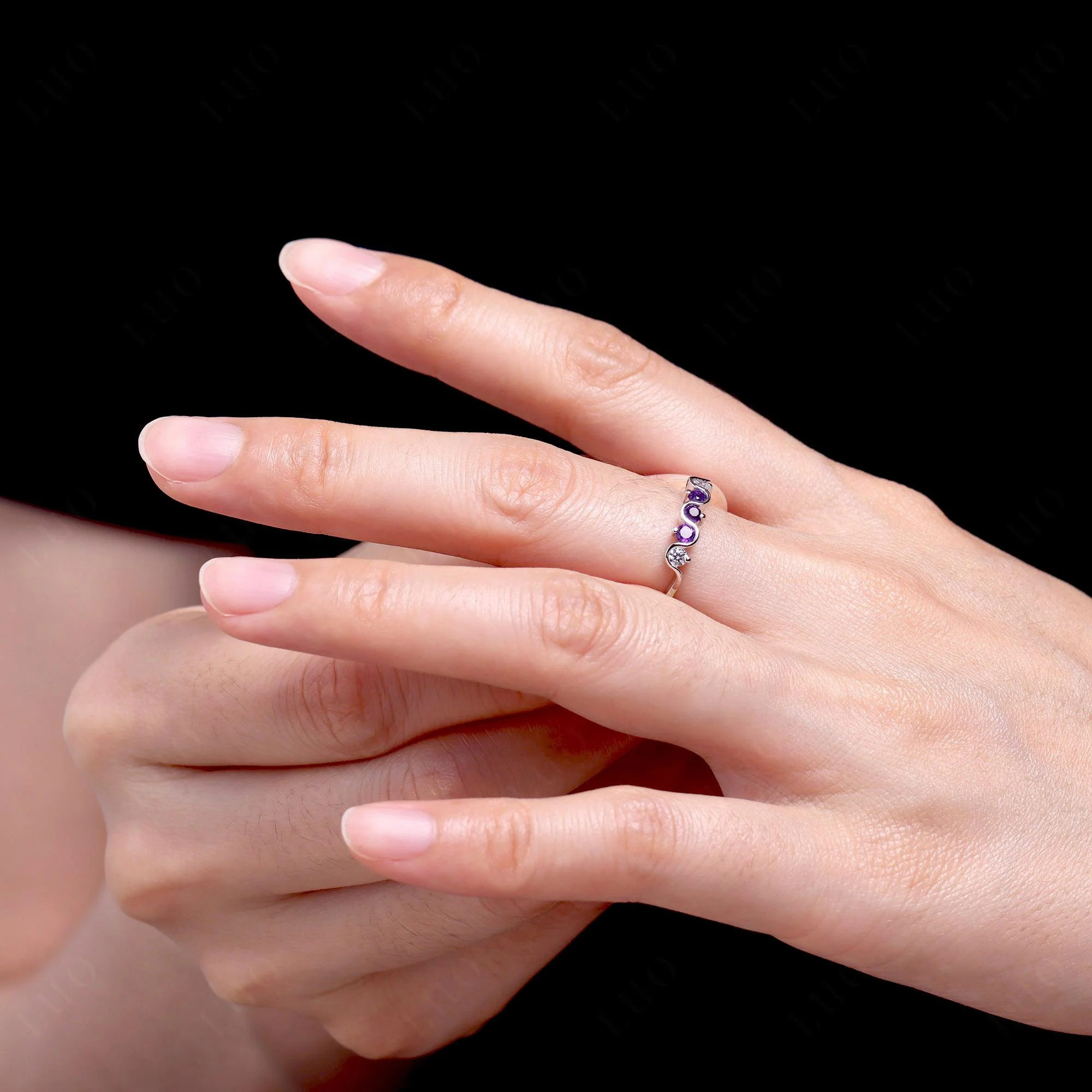 Amethyst Band Ring - Image 15