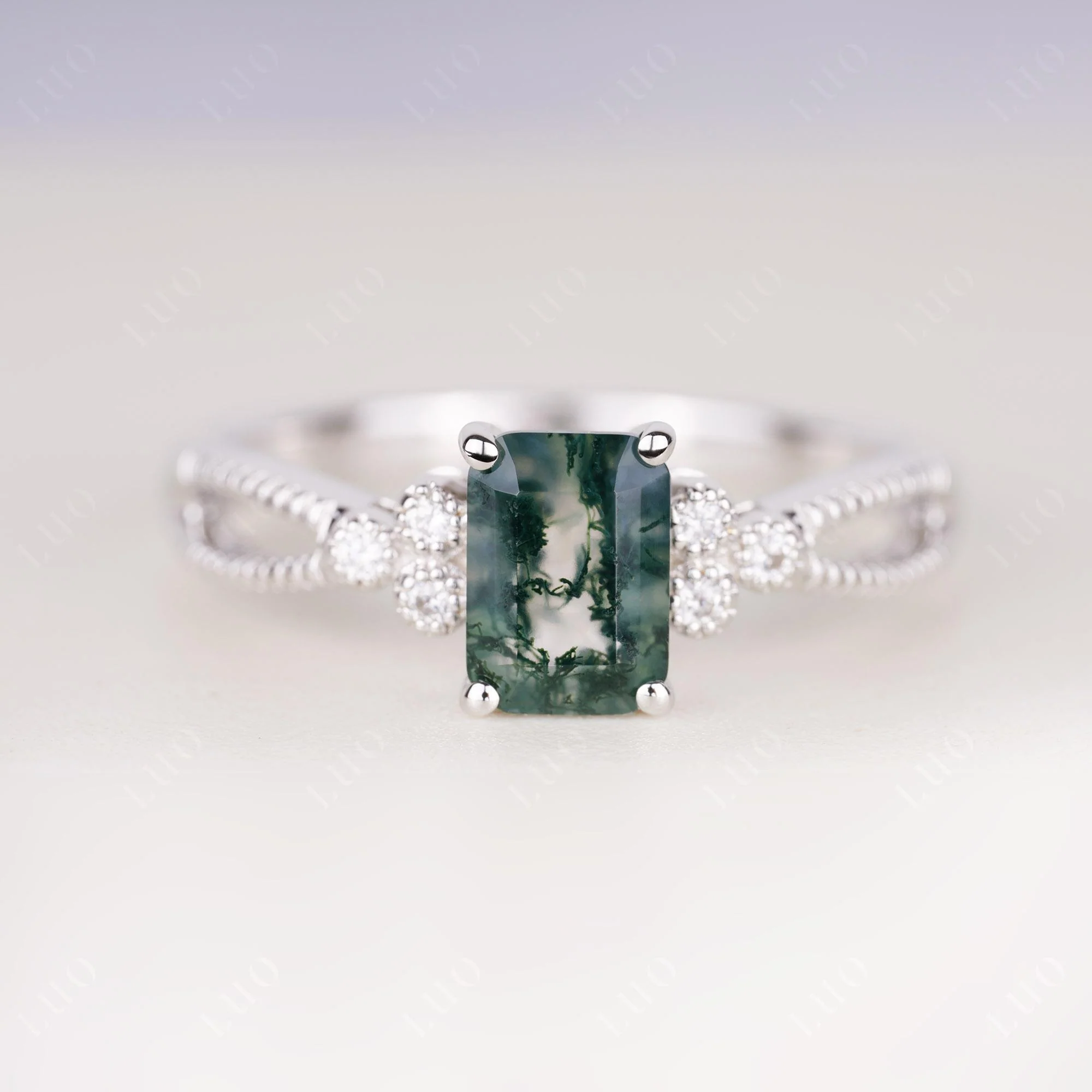 Antique Moss Agate Ring