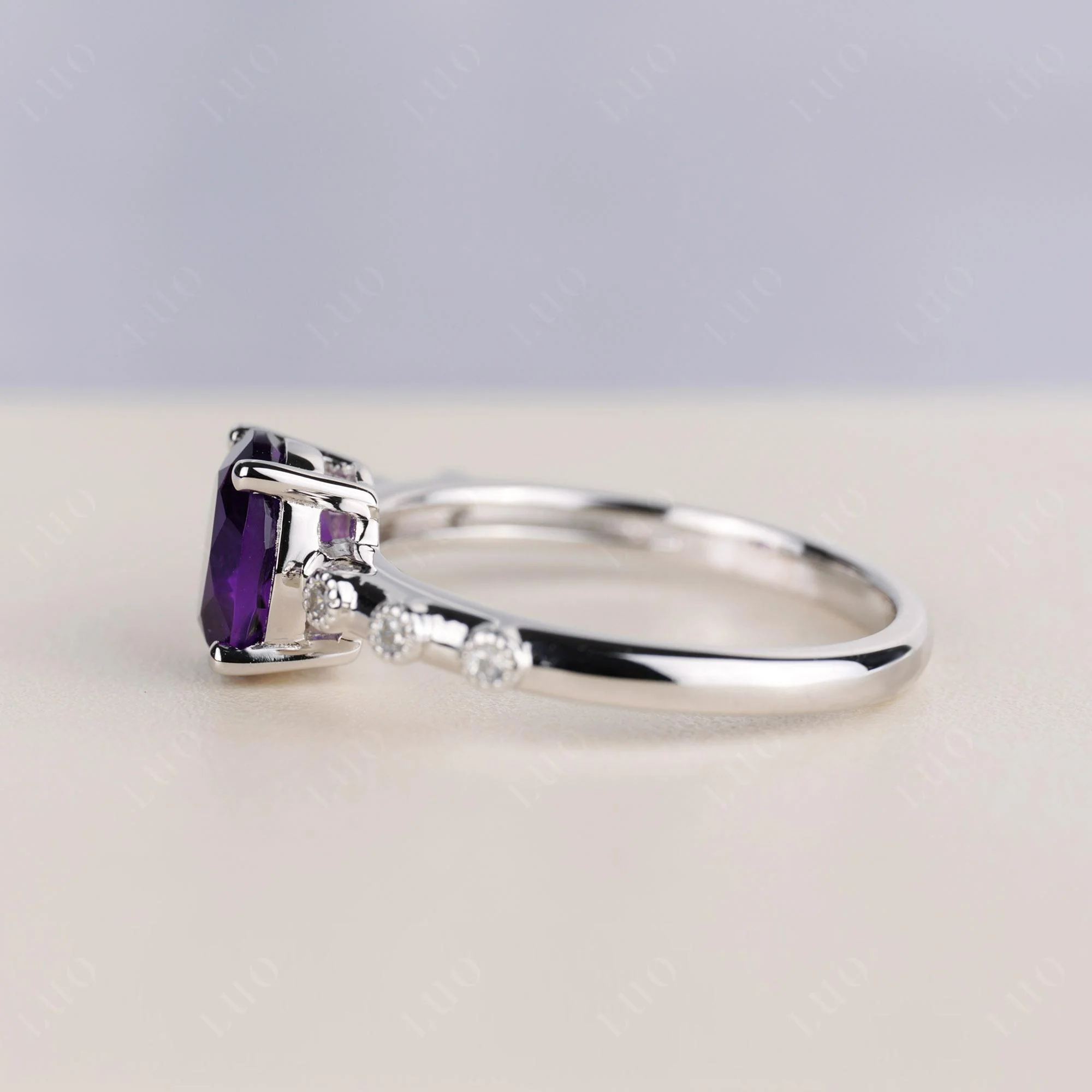 Antique Oval Cut Amethyst Ring - Image 3