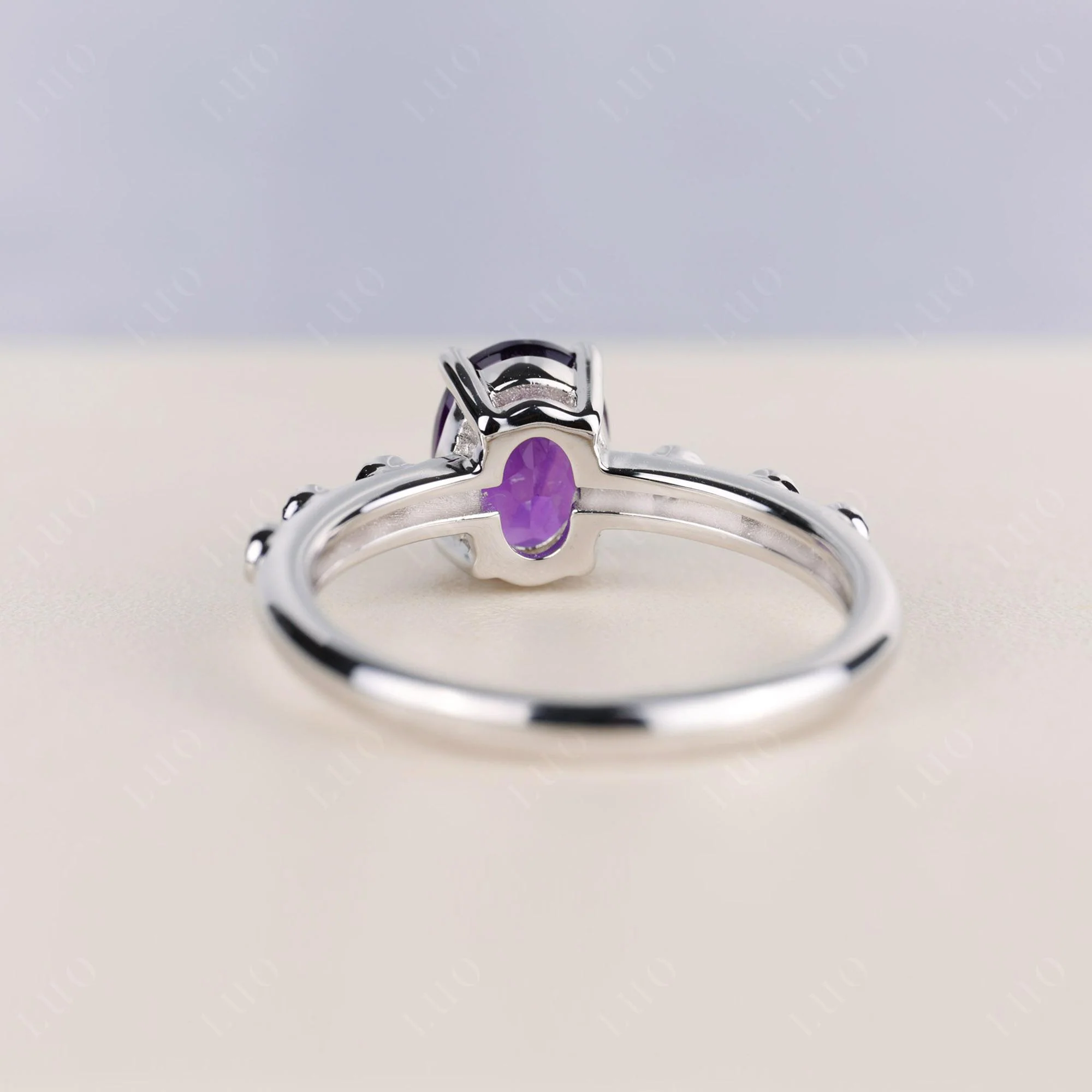 Antique Oval Cut Amethyst Ring - Image 4