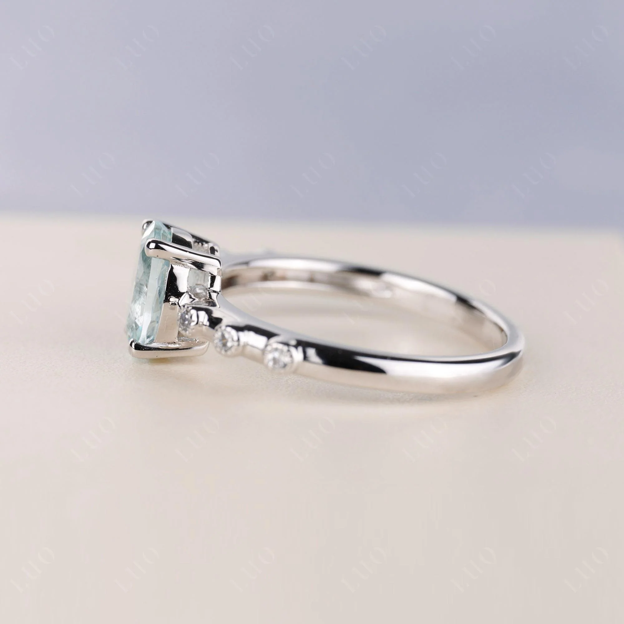 Antique Oval Cut Aquamarine Ring - Image 4