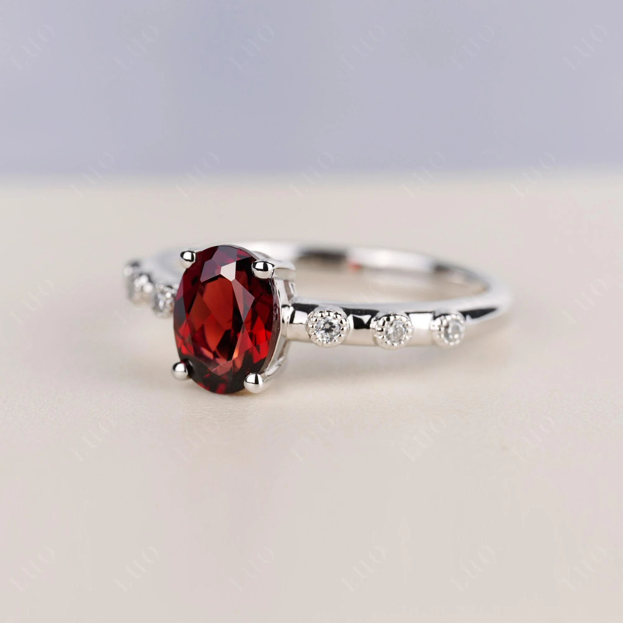 Antique Oval Cut Garnet Ring - Image 2