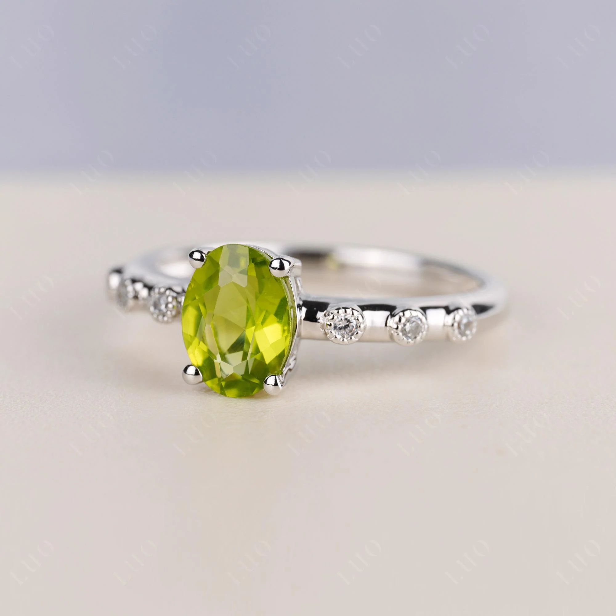 Antique Oval Cut Peridot Ring - Image 2