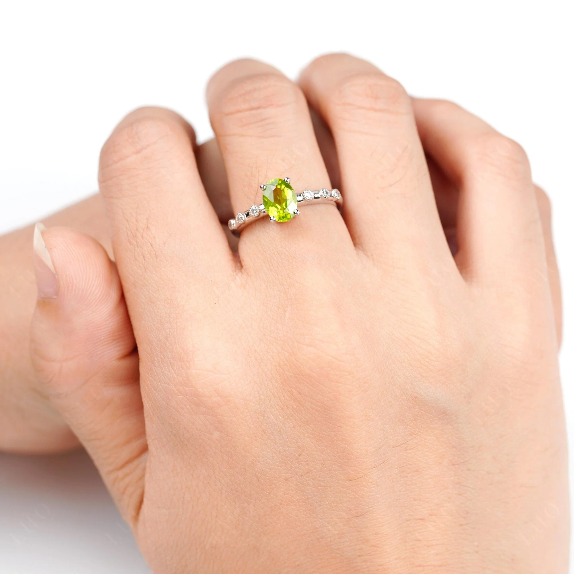 Antique Oval Cut Peridot Ring - Image 5