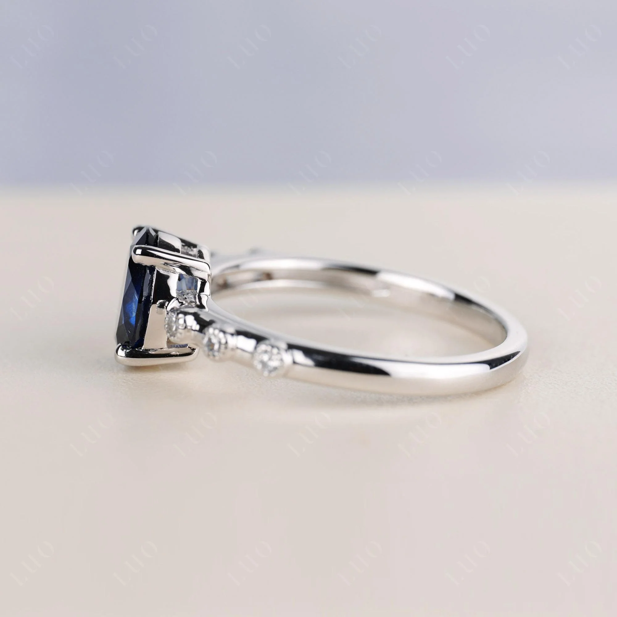 Antique Oval Cut Sapphire Ring - Image 3