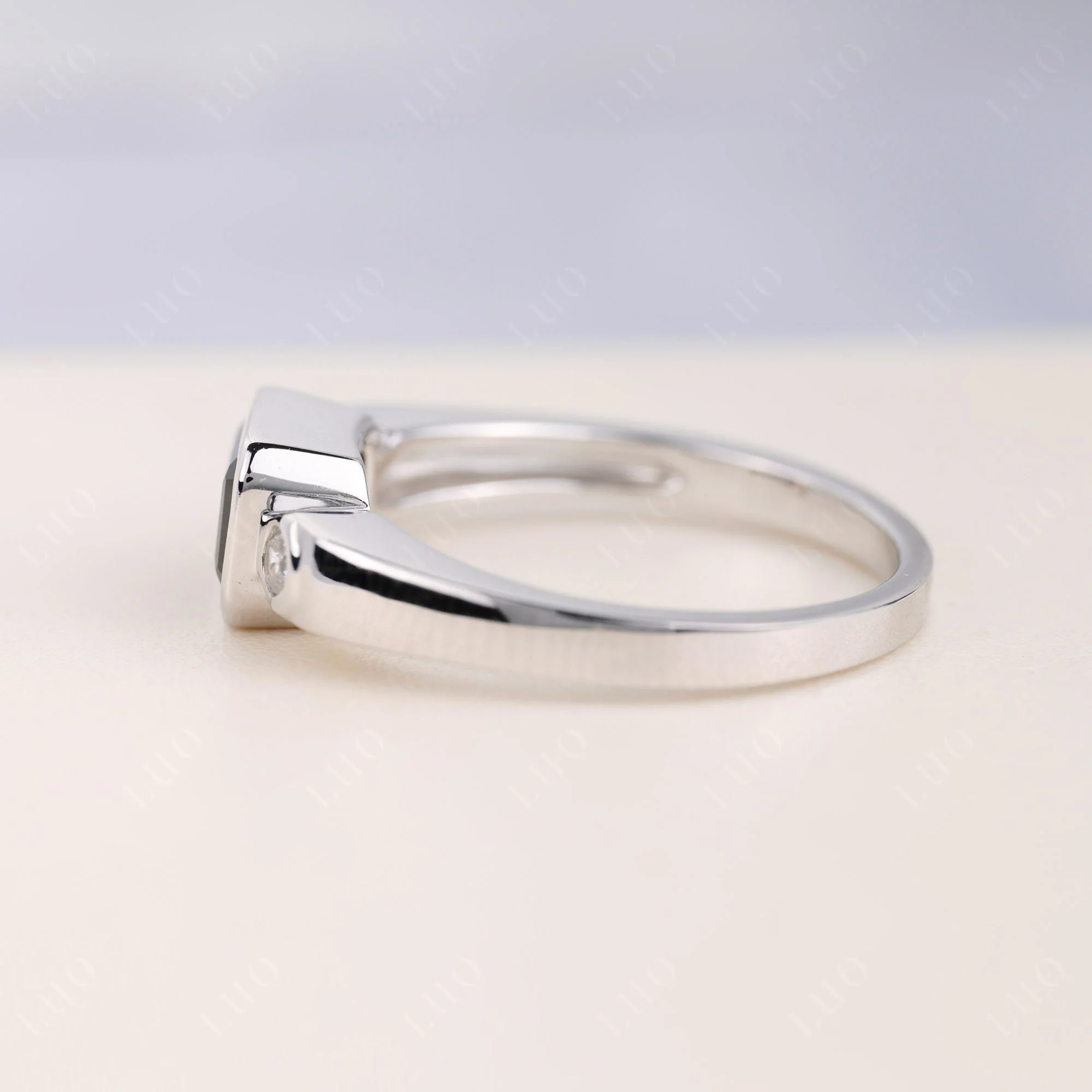 Antique Style Black Spinel East West Ring - Image 4