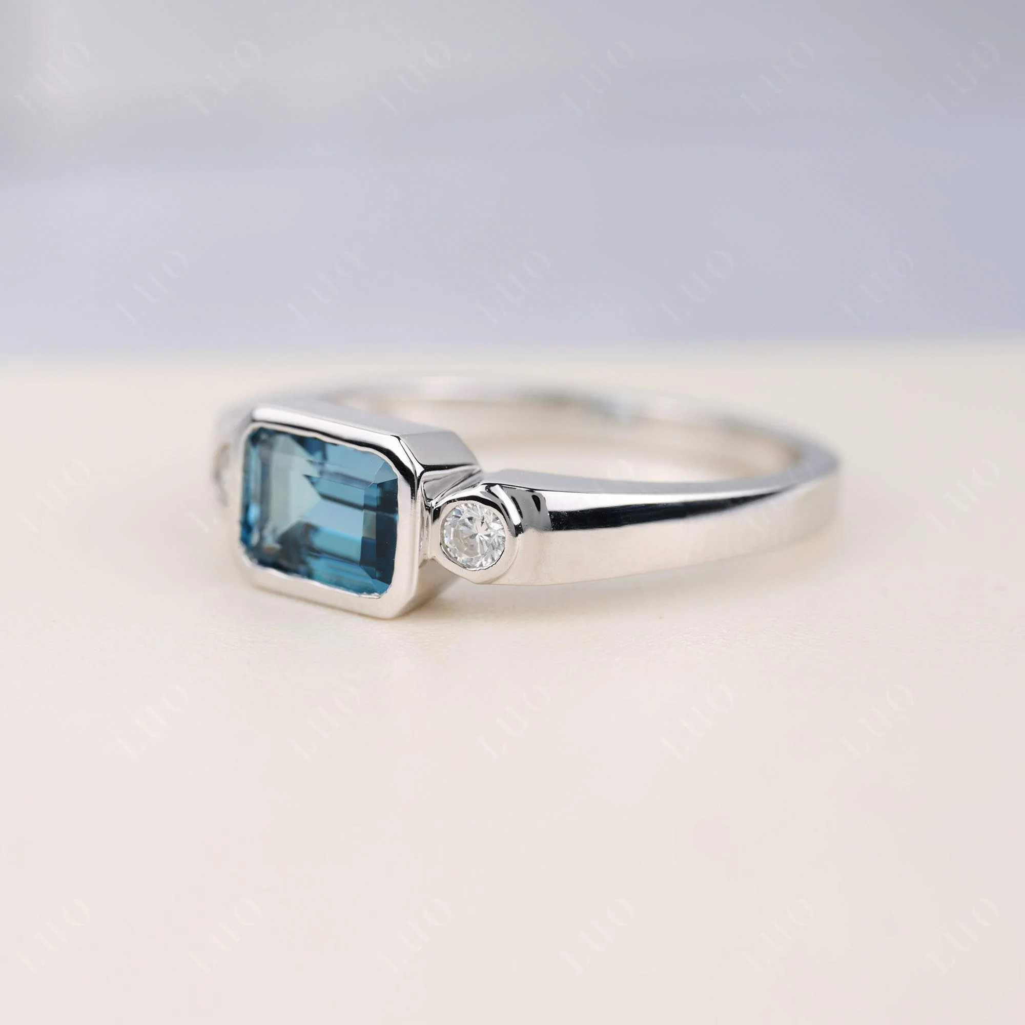 Antique Style London Blue Topaz East West Ring - Image 2