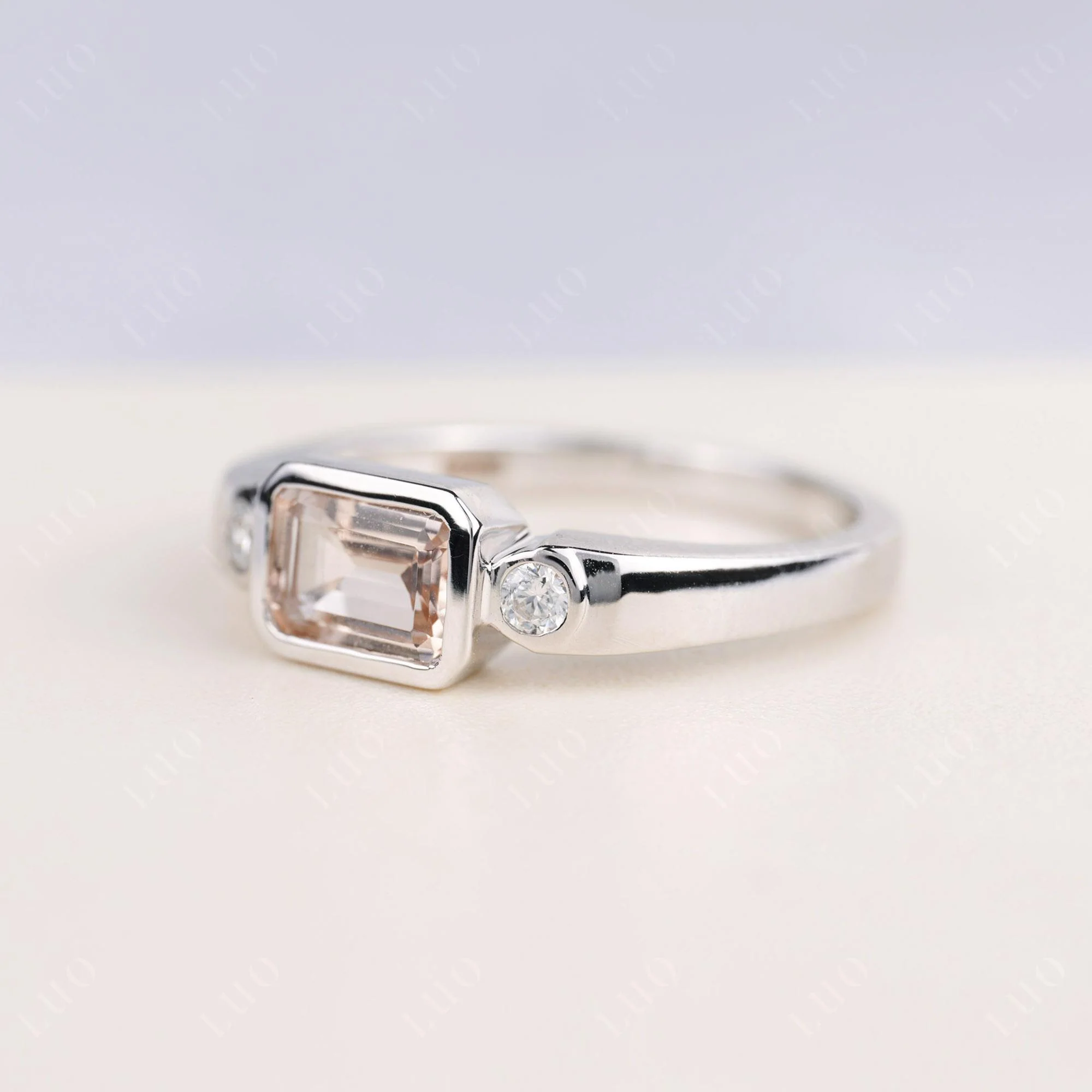 Antique Style Morganite East West Ring - Image 2
