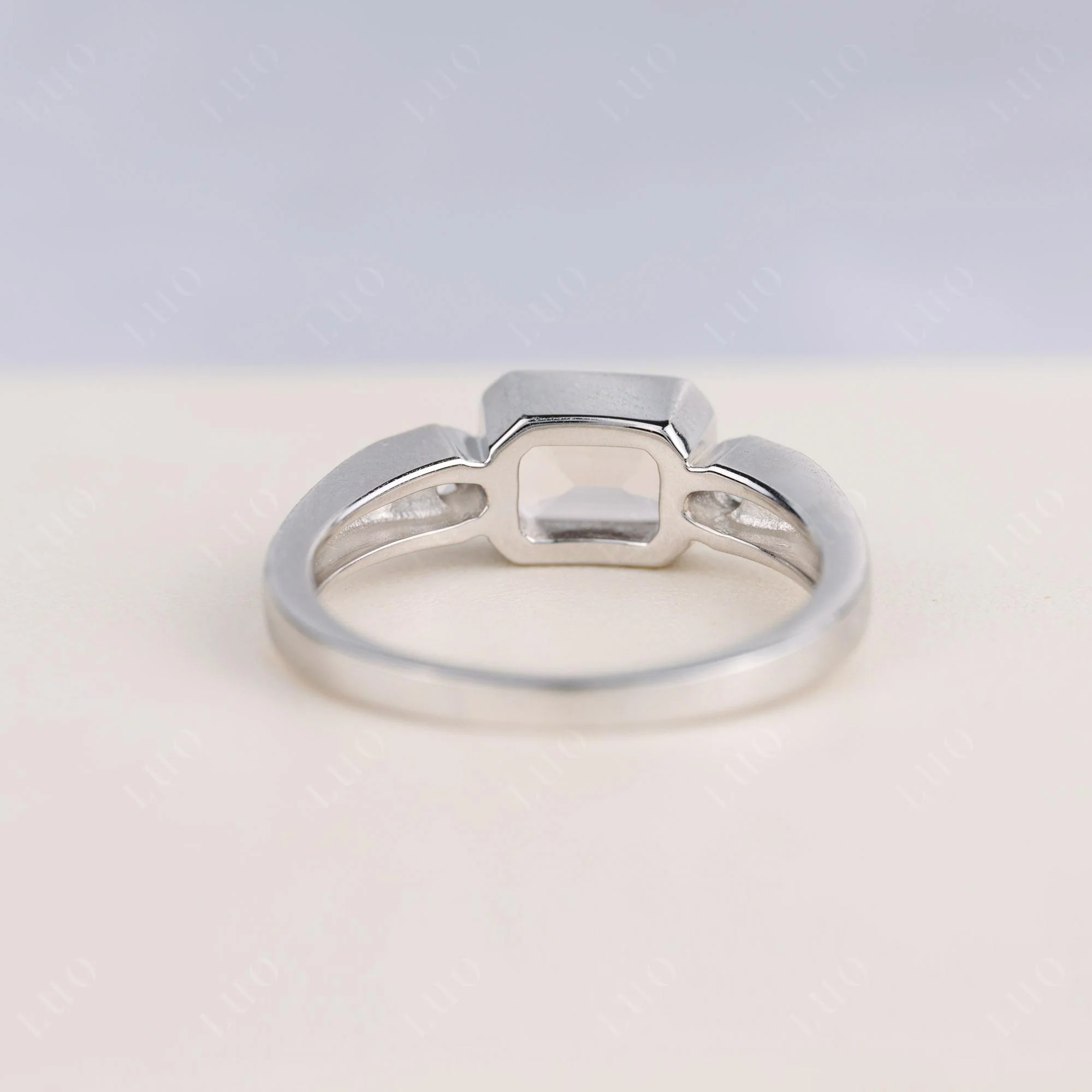 Antique Style Morganite East West Ring - Image 4