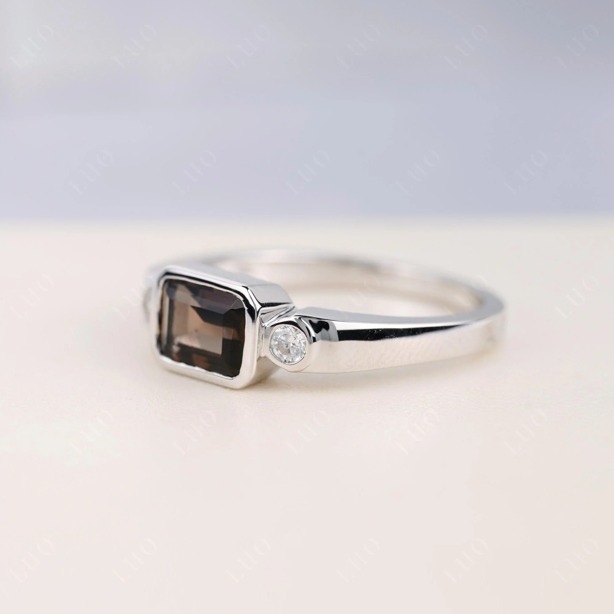 Antique Style Smoky Quartz East West Ring - Image 2