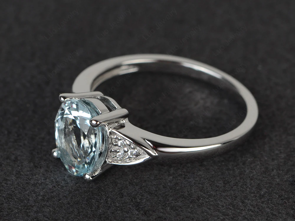 Simple Oval Cut Aquamarine Engagement Ring - Image 2