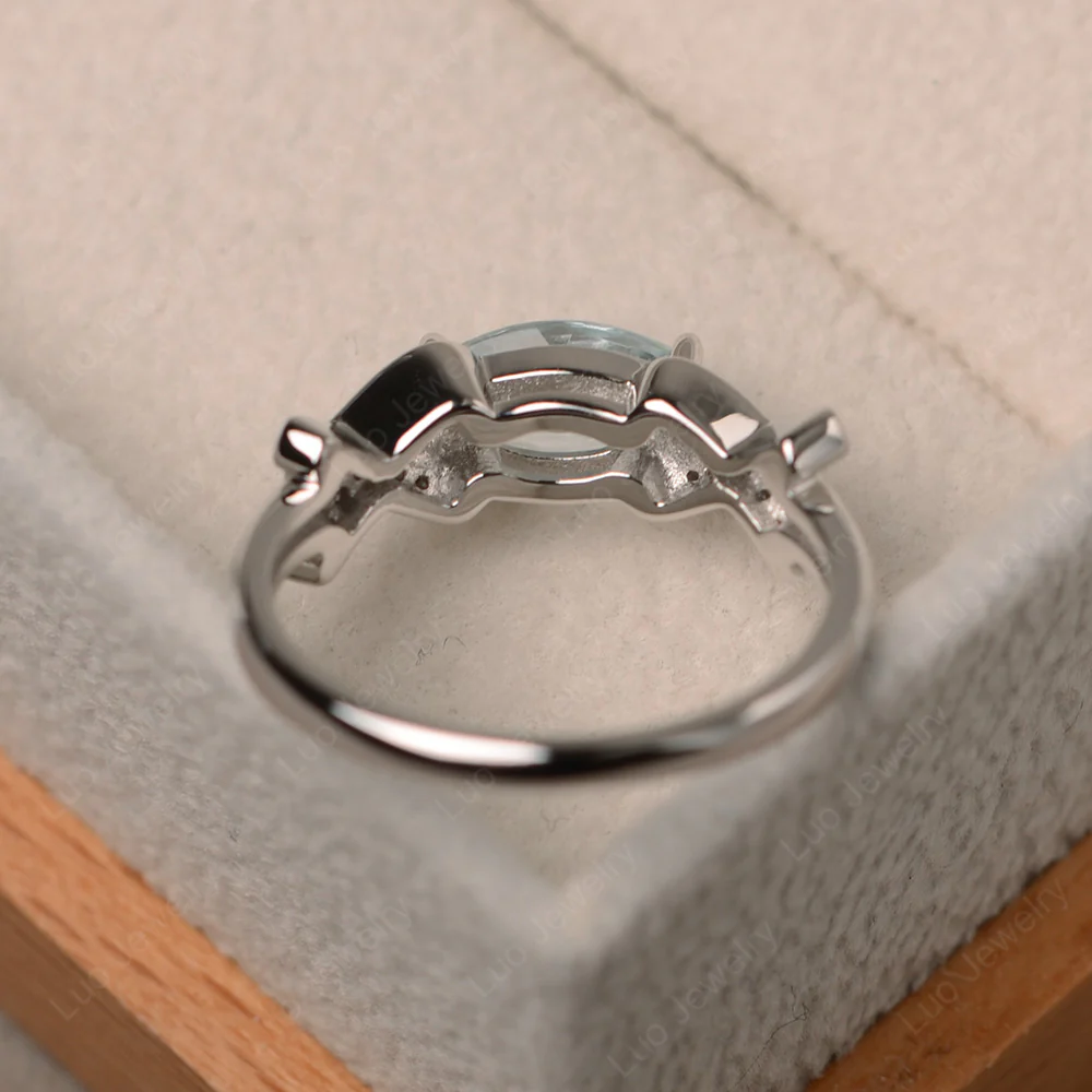 Aquamarine East West Criss Cross Ring - Image 3