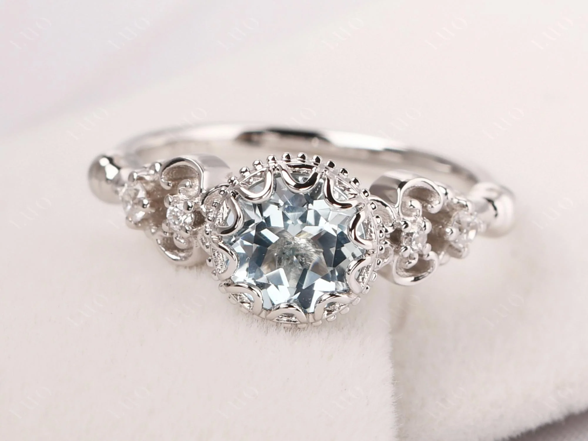 Vintage Style Aquamarine Ring - Image 10