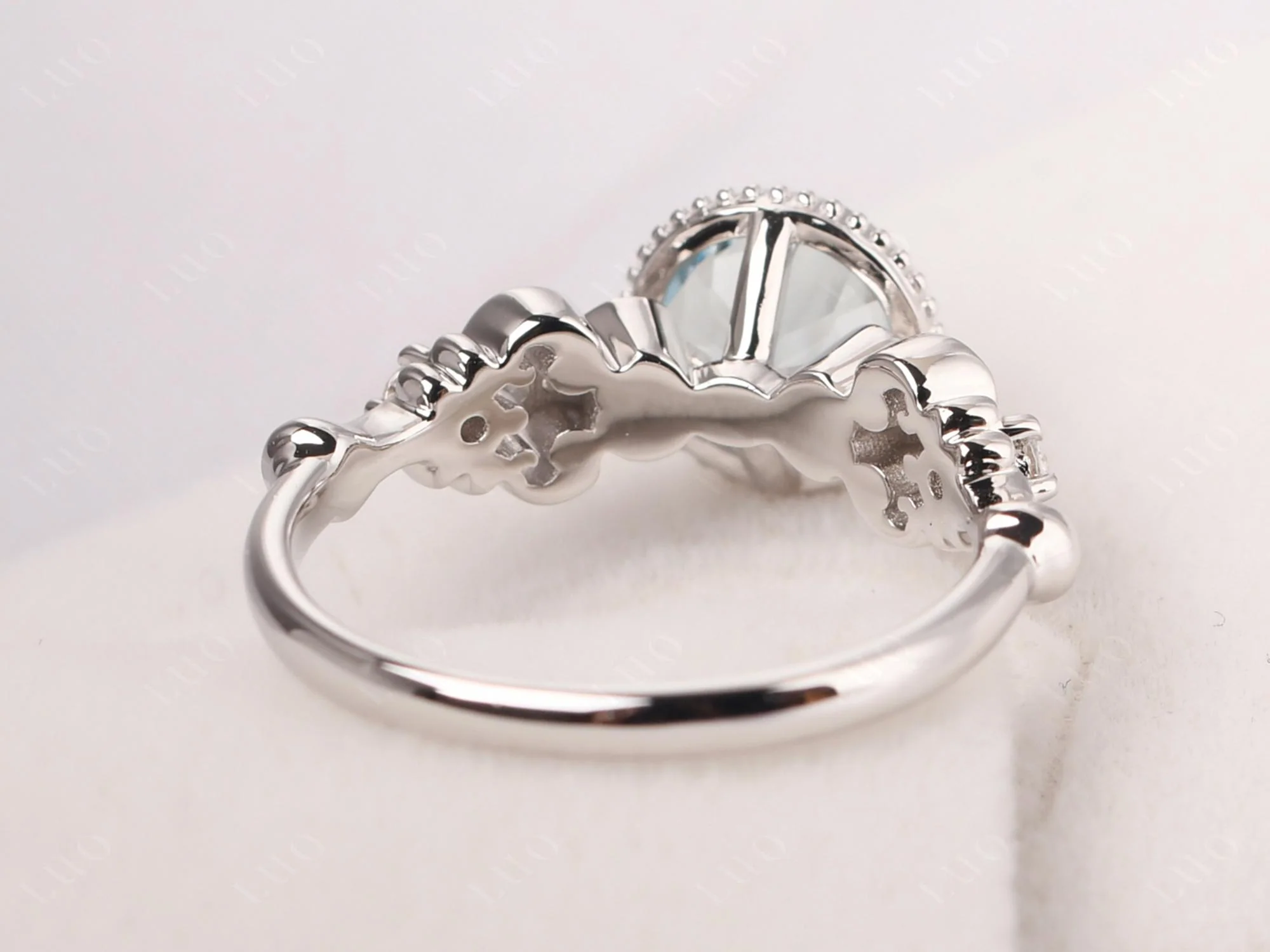 Vintage Style Aquamarine Ring - Image 12