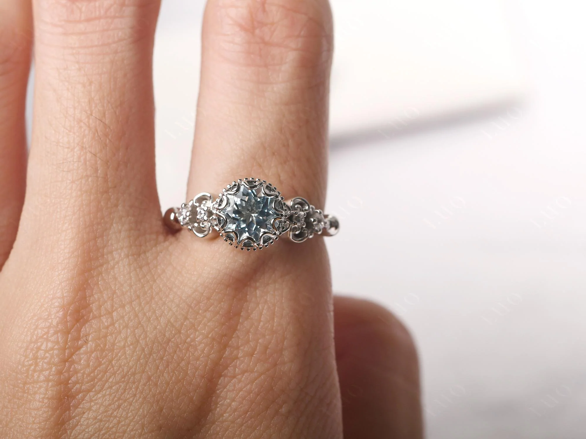 Vintage Style Aquamarine Ring - Image 14