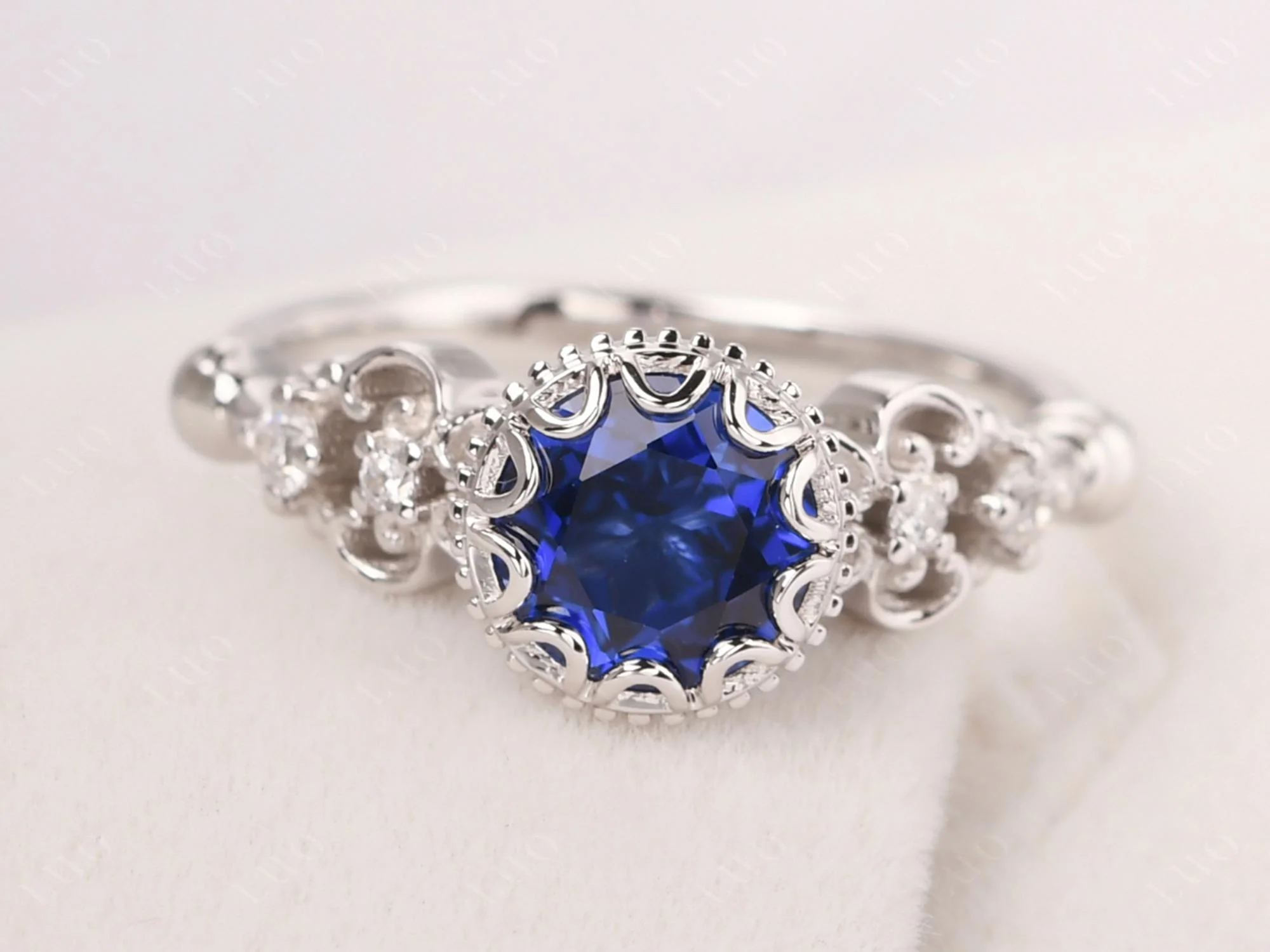 Vintage Style Sapphire Ring - Image 10