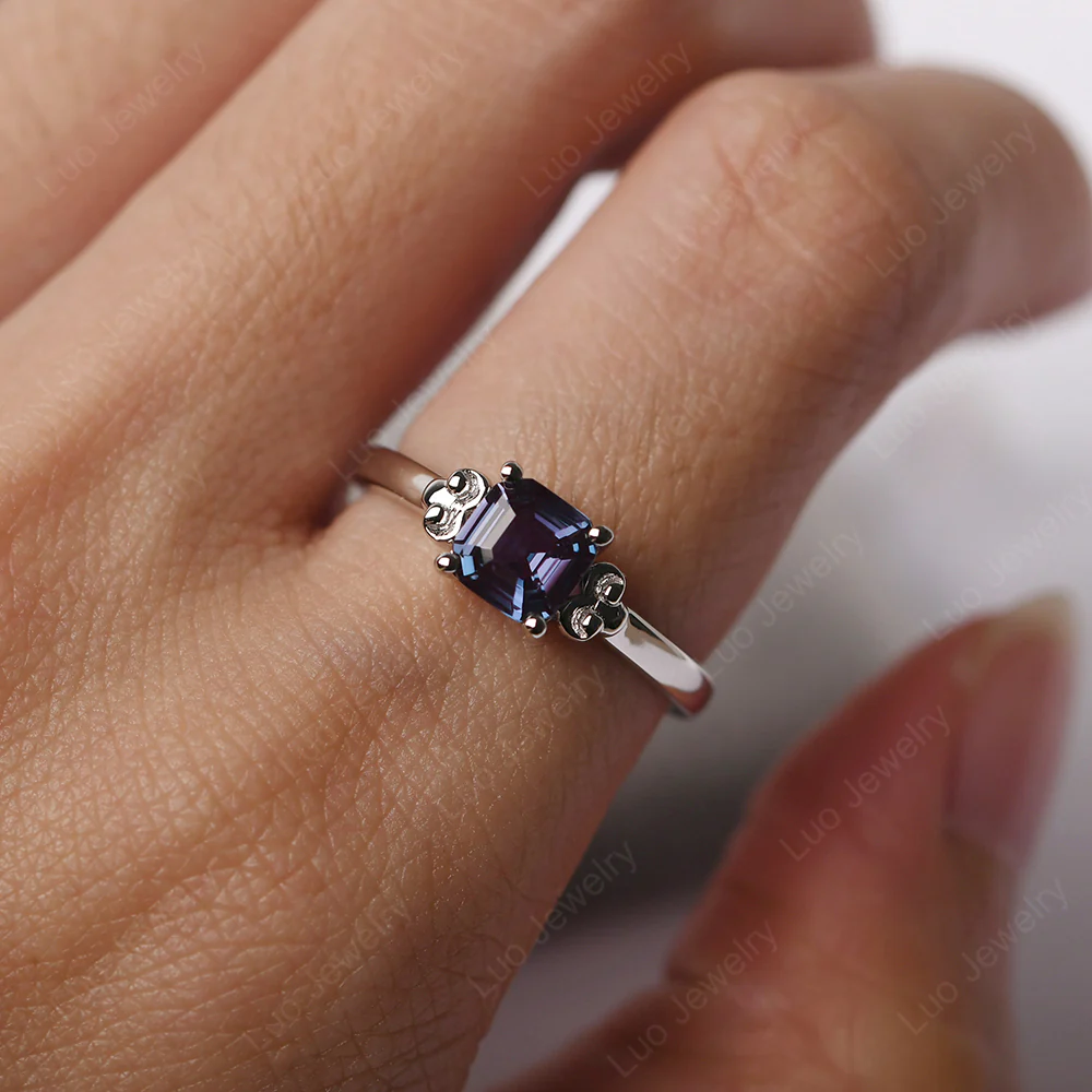 Asscher Cut Alexandrite Solitaire Ring - Image 6