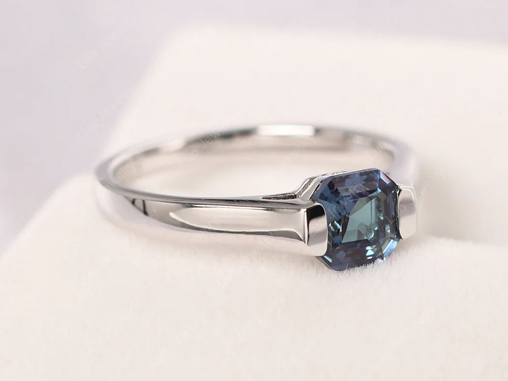 Alexandrite Semi Bezel Solitaire Ring - Image 2