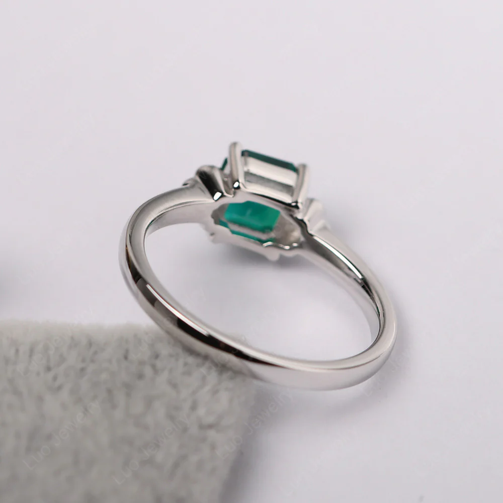 Asscher Cut Emerald Solitaire Ring - Image 4