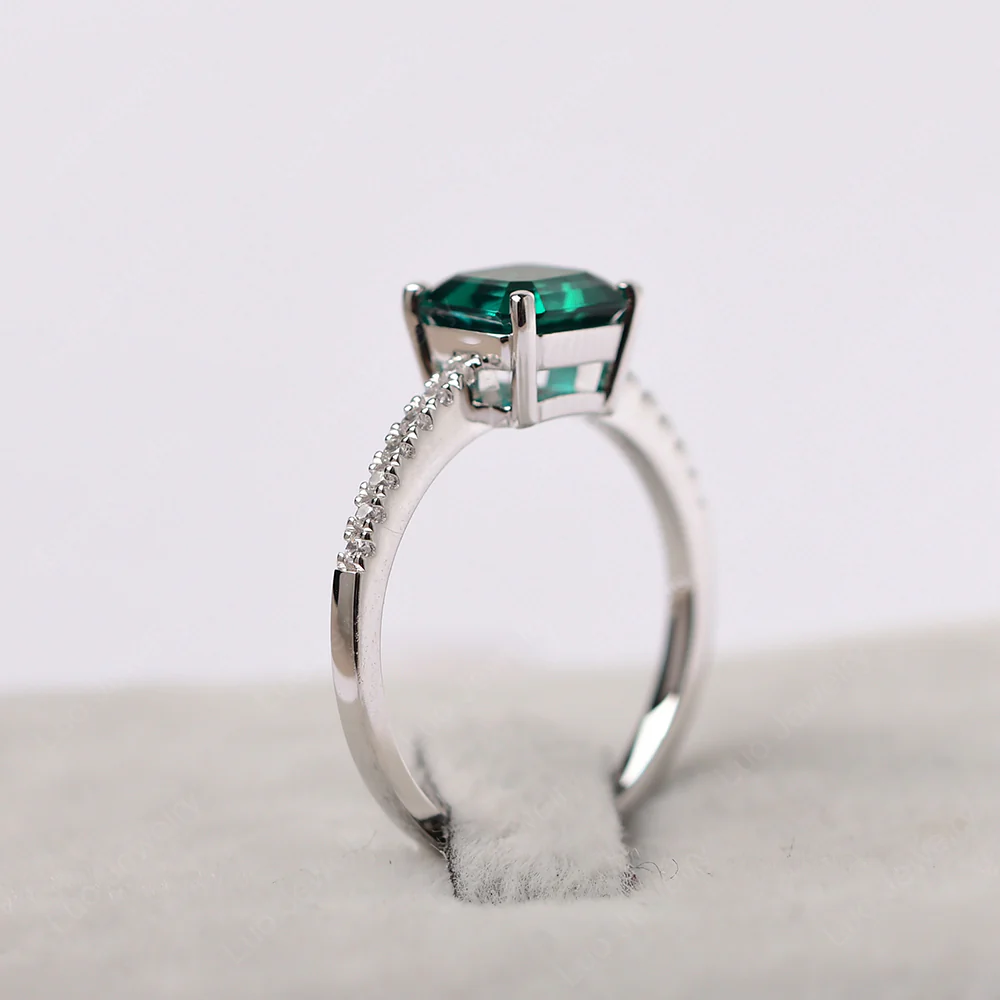 Simple Emerald Asscher Cut Ring - Image 4