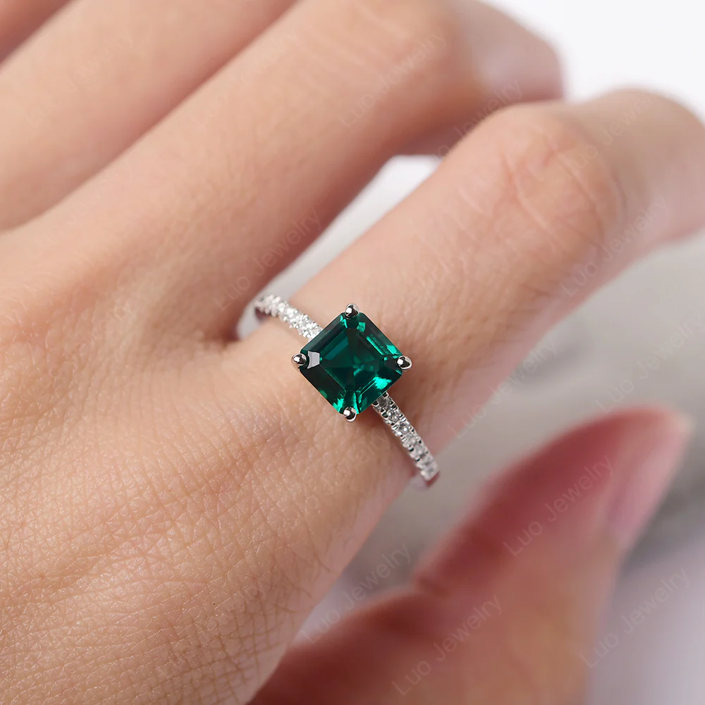 Simple Emerald Asscher Cut Ring - Image 5