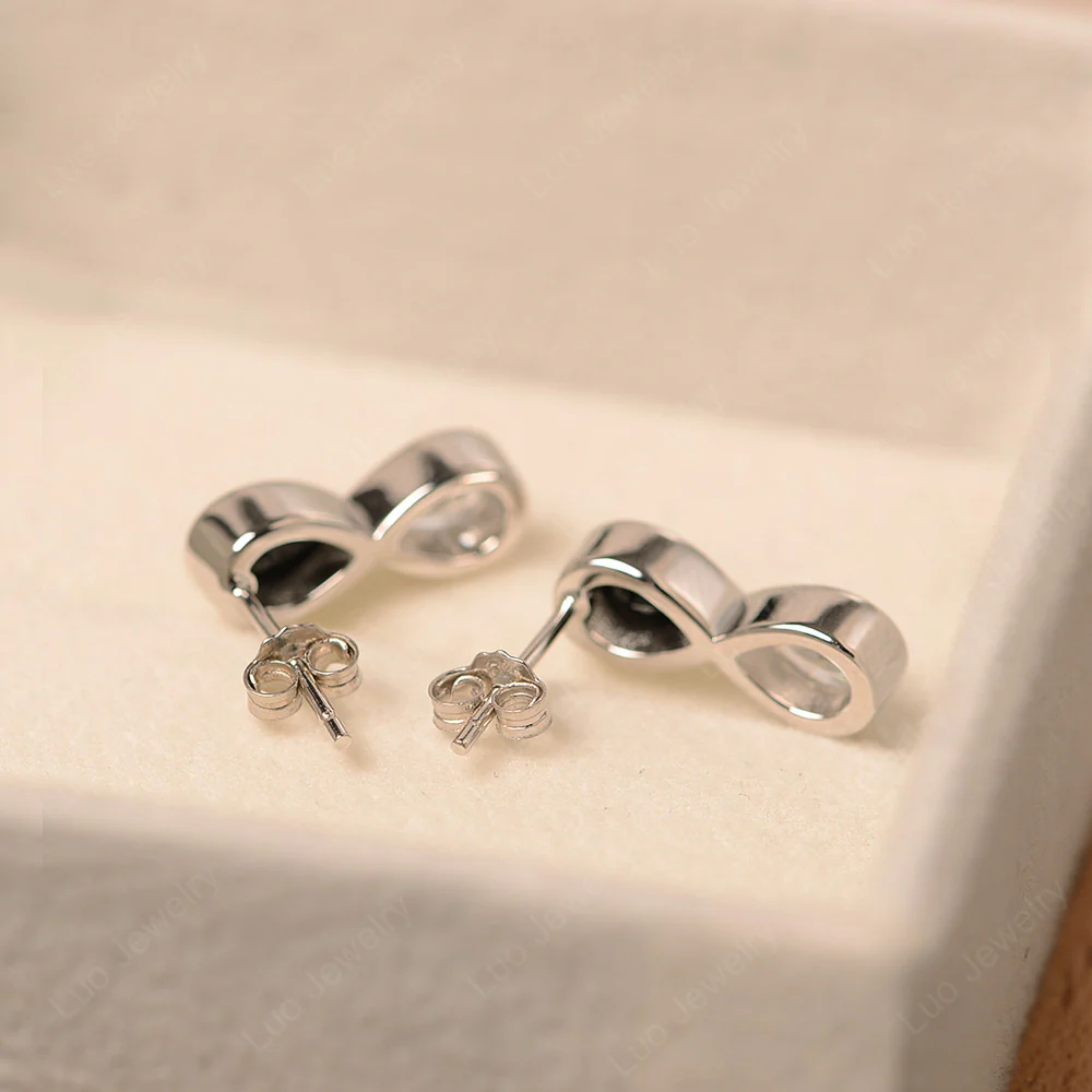 Black and White Earring - Image 3