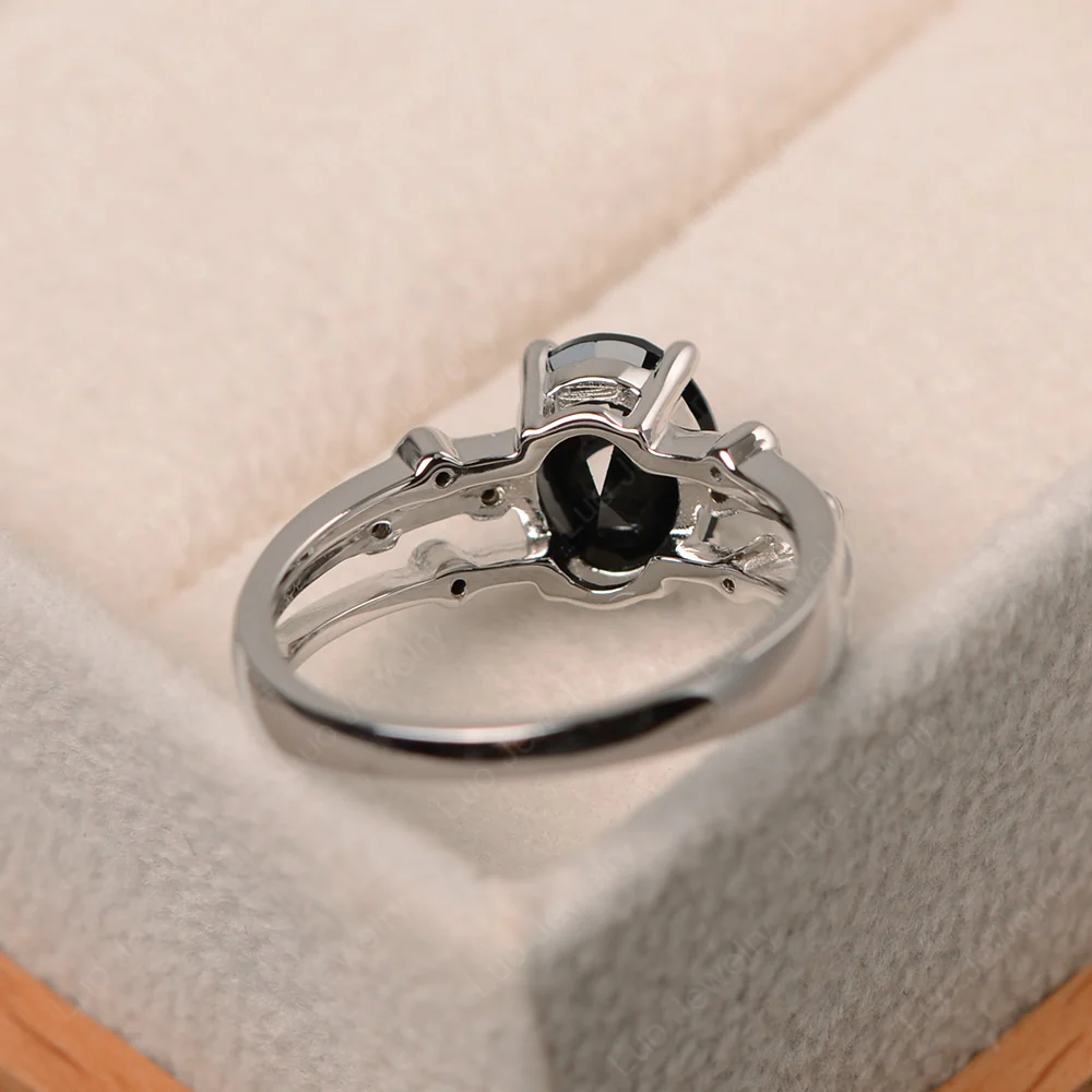 Oval Shaped Black Spinel Art Deco Ring - Image 3