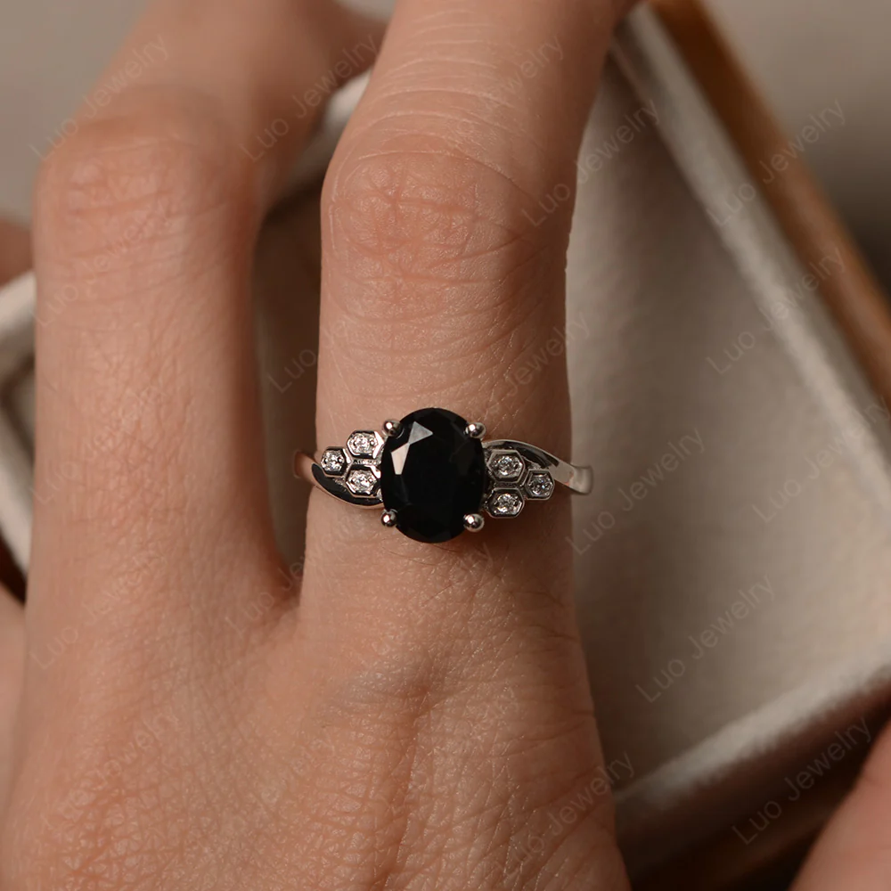 Oval Cut Black Spinel Honeycomb Ring - Image 4