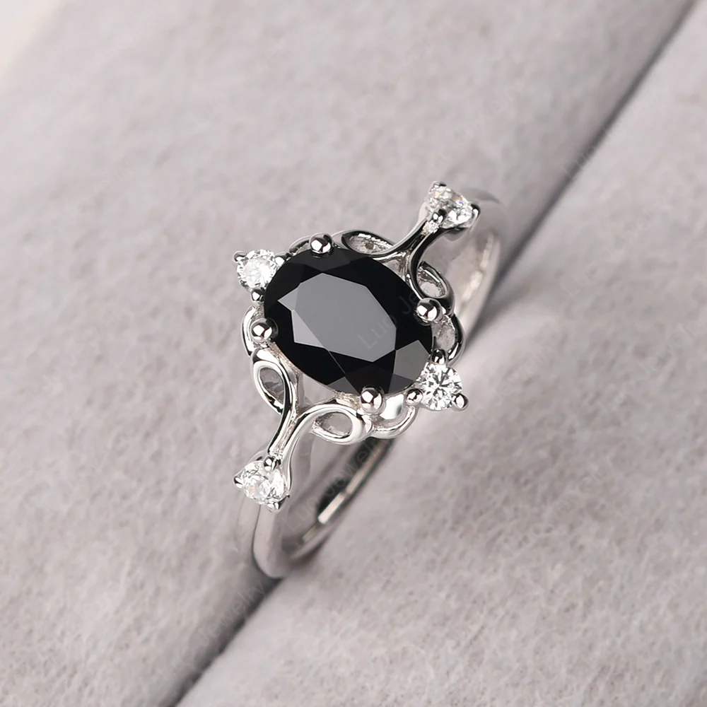 Vintage Style Black Spinel Engagement Ring - Image 2