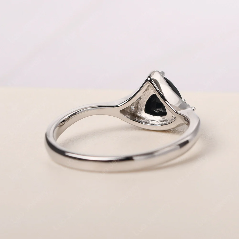 Scalloped Black Spinel Engagement Ring - Image 3